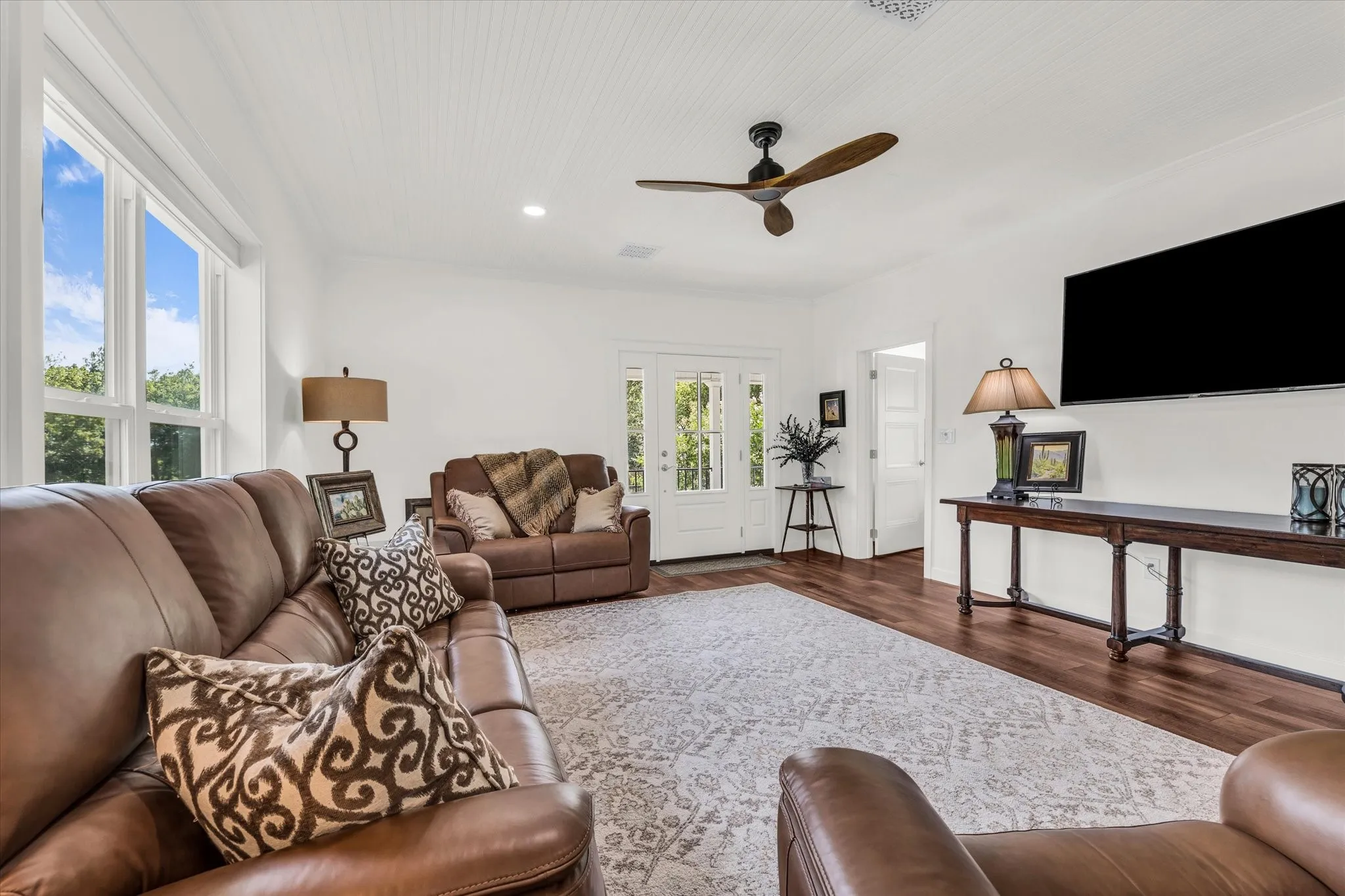 Farm For Sale in Bosque County , 362 County Road 3230, Clifton, Texas 76634, 2 Bedroom, 2 Bathroom, Garage spaces, 1,408 Sqft, built in 1945, mls#21313080, Real Estate Agent in Clifton, Homes For Sale in Bosque county, Homes For Sale in Clifton, Realtor in Clifton Texas, Real Estate Brokerage Independent Realty Texas, Luminita Cordes Realtor