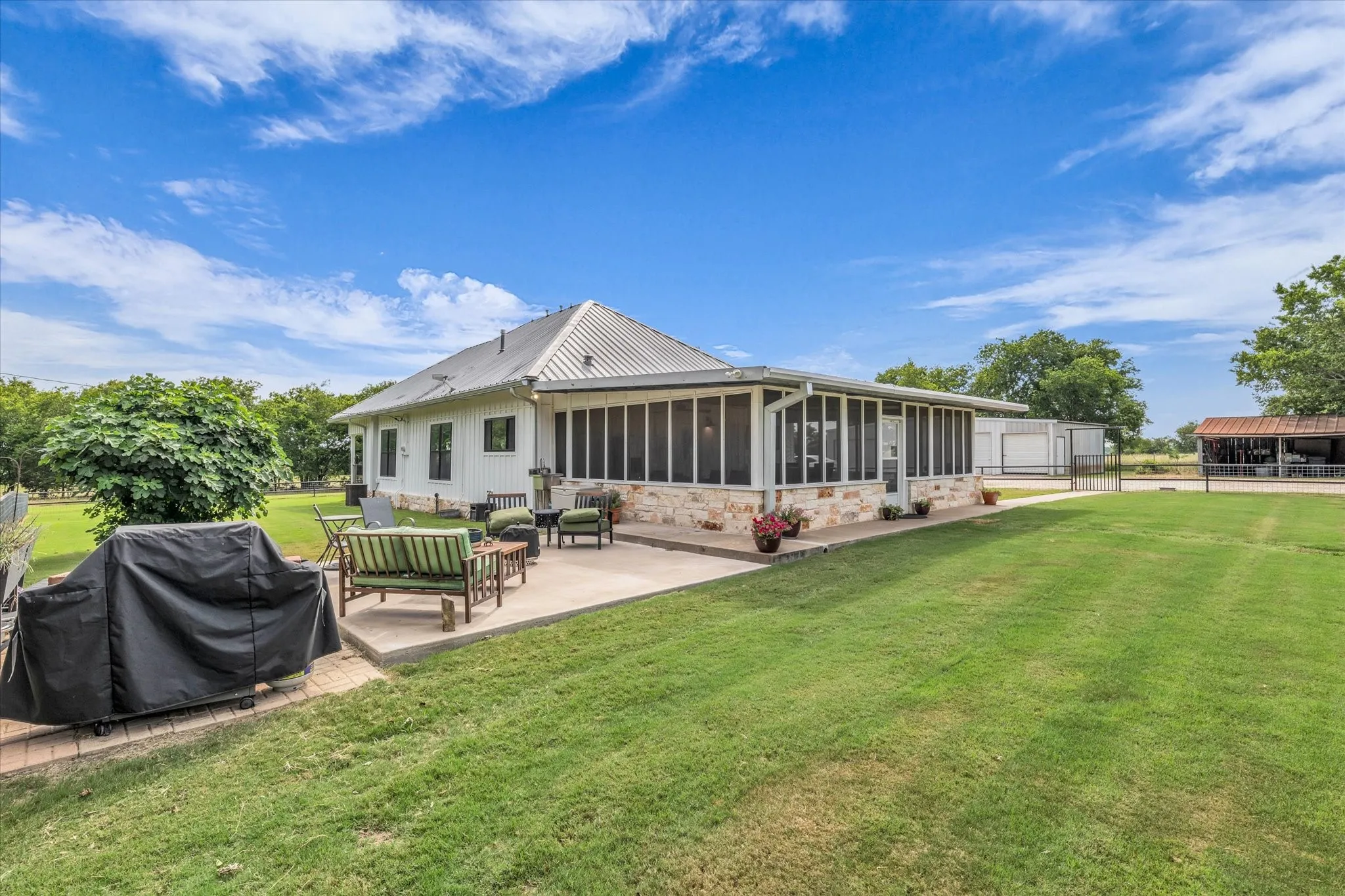 Farm For Sale in Bosque County , 362 County Road 3230, Clifton, Texas 76634, 2 Bedroom, 2 Bathroom, Garage spaces, 1,408 Sqft, built in 1945, mls#21313080, Real Estate Agent in Clifton, Homes For Sale in Bosque county, Homes For Sale in Clifton, Realtor in Clifton Texas, Real Estate Brokerage Independent Realty Texas, Luminita Cordes Realtor