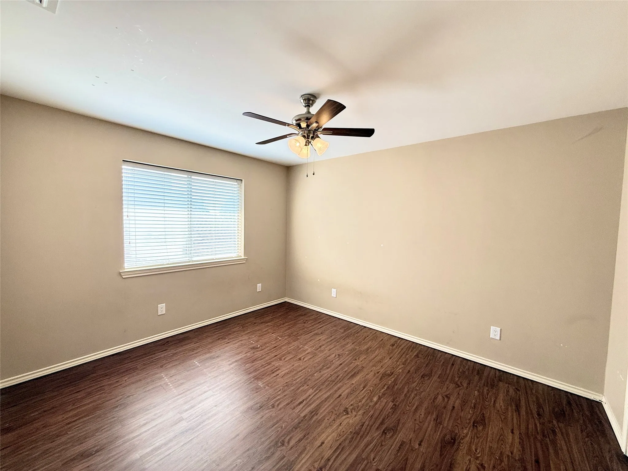 Single Family Residence For Rent in Rockwall County , 8902 Bayshore Lane, Rowlett, Texas 75088, 4 Bedroom, 3 Bathroom, 2 Garage spaces, 1,953 Sqft, built in 1990, mls#21313100, Real Estate Agent in Rowlett, Homes For Rent in Rockwall county, Homes For Rent in Rowlett, Realtor in Rowlett Texas, Real Estate Brokerage Independent Realty Texas, Luminita Cordes Realtor