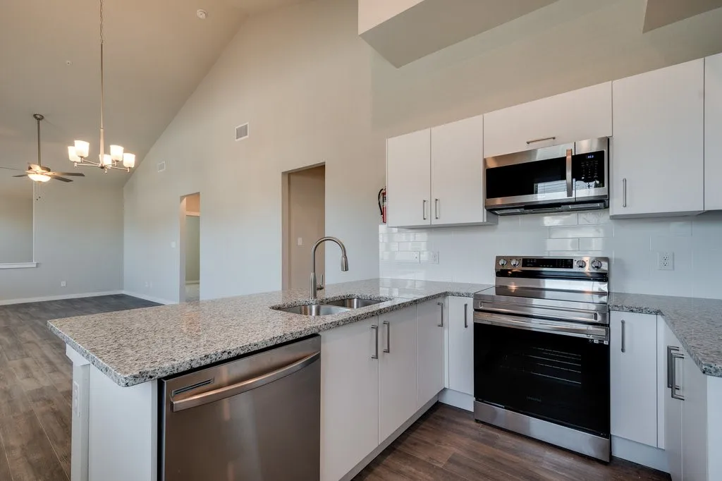 Apartment For Rent in Ellis County , 750 Fallow Drive, Venus, Texas 76084, 2 Bedroom, 2 Bathroom, 1 Garage spaces, 1,274 Sqft, built in 2023, mls#21313113, Real Estate Agent in Venus, Homes For Rent in Ellis county, Homes For Rent in Venus, Realtor in Venus Texas, Real Estate Brokerage Independent Realty Texas, Luminita Cordes Realtor