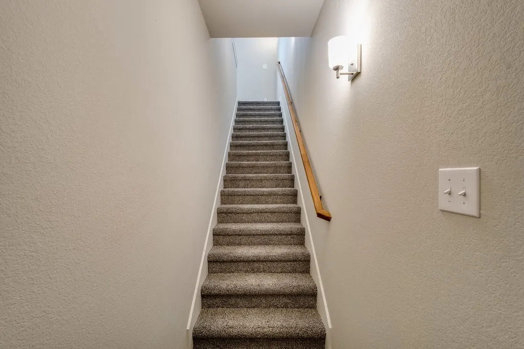 Apartment For Rent in Ellis County , 750 Fallow Drive, Venus, Texas 76084, 2 Bedroom, 2 Bathroom, 1 Garage spaces, 1,274 Sqft, built in 2023, mls#21313113, Real Estate Agent in Venus, Homes For Rent in Ellis county, Homes For Rent in Venus, Realtor in Venus Texas, Real Estate Brokerage Independent Realty Texas, Luminita Cordes Realtor