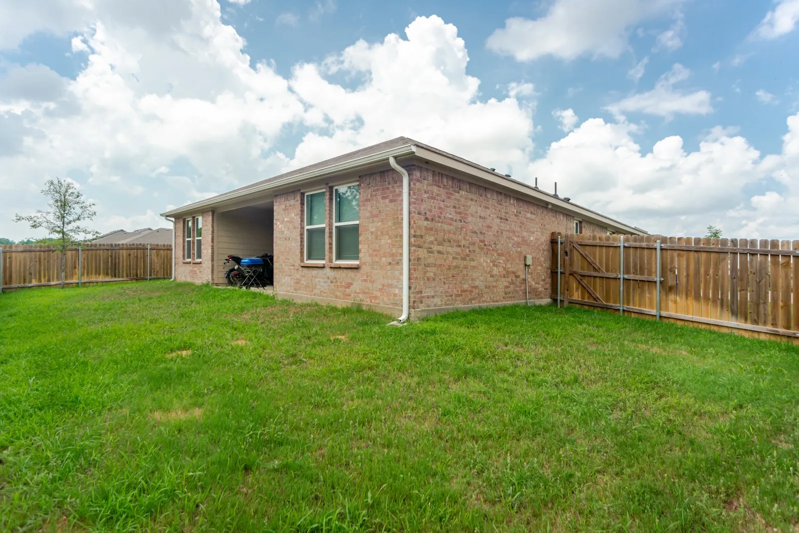 Single Family Residence For Sale in Dallas County , 3635 Chestnut Oak Drive, Dallas, Texas 75253, 4 Bedrooms, 2 Bathrooms, 2 Garage spaces, 1,780 Sqft, built in 2023, Price $295,000, mls#21312273, Real Estate Agent in Dallas, Homes For Sale in Dallas county, Homes For Sale in Dallas, Realtor in Dallas Texas, Real Estate Brokerage Independent Realty Texas, Luminita Cordes Realtor