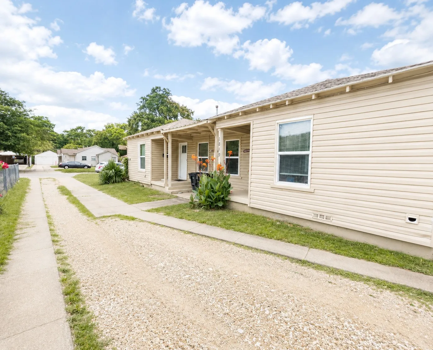 Duplex For Rent in Tarrant County , 1819 Brittain Street, Fort Worth, Texas 76111, 2 Bedroom, 1 Bathroom, Garage spaces, 765 Sqft, built in 1947, mls#21310750, Real Estate Agent in Fort Worth, Homes For Rent in Tarrant county, Homes For Rent in Fort Worth, Realtor in Fort Worth Texas, Real Estate Brokerage Independent Realty Texas, Luminita Cordes Realtor