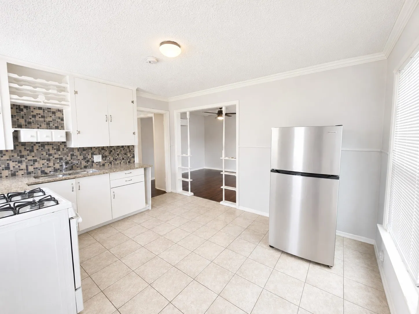 Duplex For Rent in Tarrant County , 1819 Brittain Street, Fort Worth, Texas 76111, 2 Bedroom, 1 Bathroom, Garage spaces, 765 Sqft, built in 1947, mls#21310750, Real Estate Agent in Fort Worth, Homes For Rent in Tarrant county, Homes For Rent in Fort Worth, Realtor in Fort Worth Texas, Real Estate Brokerage Independent Realty Texas, Luminita Cordes Realtor