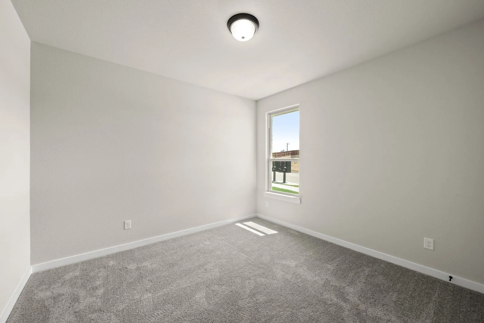 10_6900 Deadwood- Bedroom-2