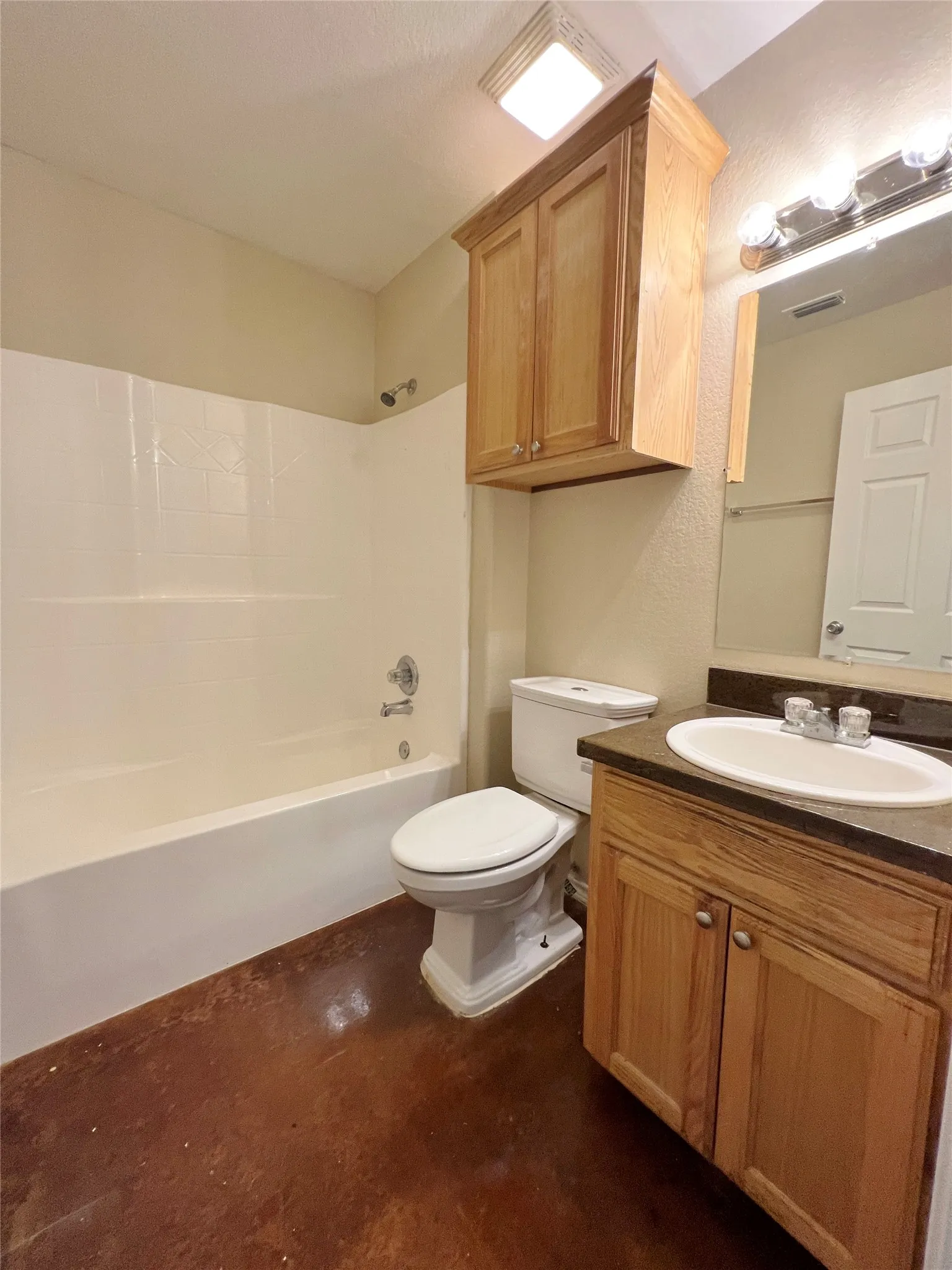 Quadruplex For Rent in Parker County , 120 Sunburst Court, Weatherford, Texas 76087, 3 Bedroom, 2 Bathroom, Garage spaces, 1,200 Sqft, built in 2007, mls#21313132, Real Estate Agent in Weatherford, Homes For Rent in Parker county, Homes For Rent in Weatherford, Realtor in Weatherford Texas, Real Estate Brokerage Independent Realty Texas, Luminita Cordes Realtor