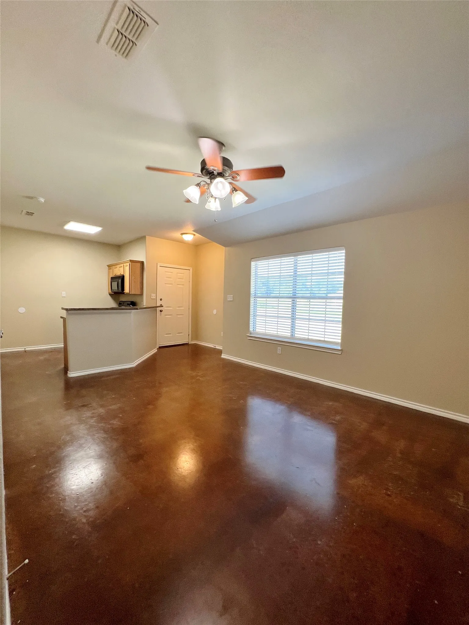 Quadruplex For Rent in Parker County , 120 Sunburst Court, Weatherford, Texas 76087, 3 Bedroom, 2 Bathroom, Garage spaces, 1,200 Sqft, built in 2007, mls#21313132, Real Estate Agent in Weatherford, Homes For Rent in Parker county, Homes For Rent in Weatherford, Realtor in Weatherford Texas, Real Estate Brokerage Independent Realty Texas, Luminita Cordes Realtor