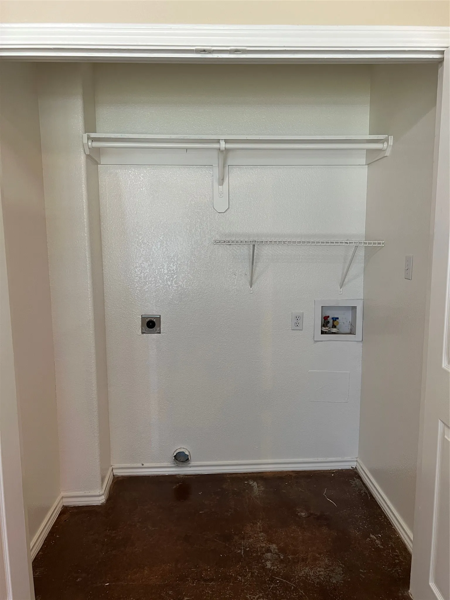 Quadruplex For Rent in Parker County , 120 Sunburst Court, Weatherford, Texas 76087, 3 Bedroom, 2 Bathroom, Garage spaces, 1,200 Sqft, built in 2007, mls#21313132, Real Estate Agent in Weatherford, Homes For Rent in Parker county, Homes For Rent in Weatherford, Realtor in Weatherford Texas, Real Estate Brokerage Independent Realty Texas, Luminita Cordes Realtor