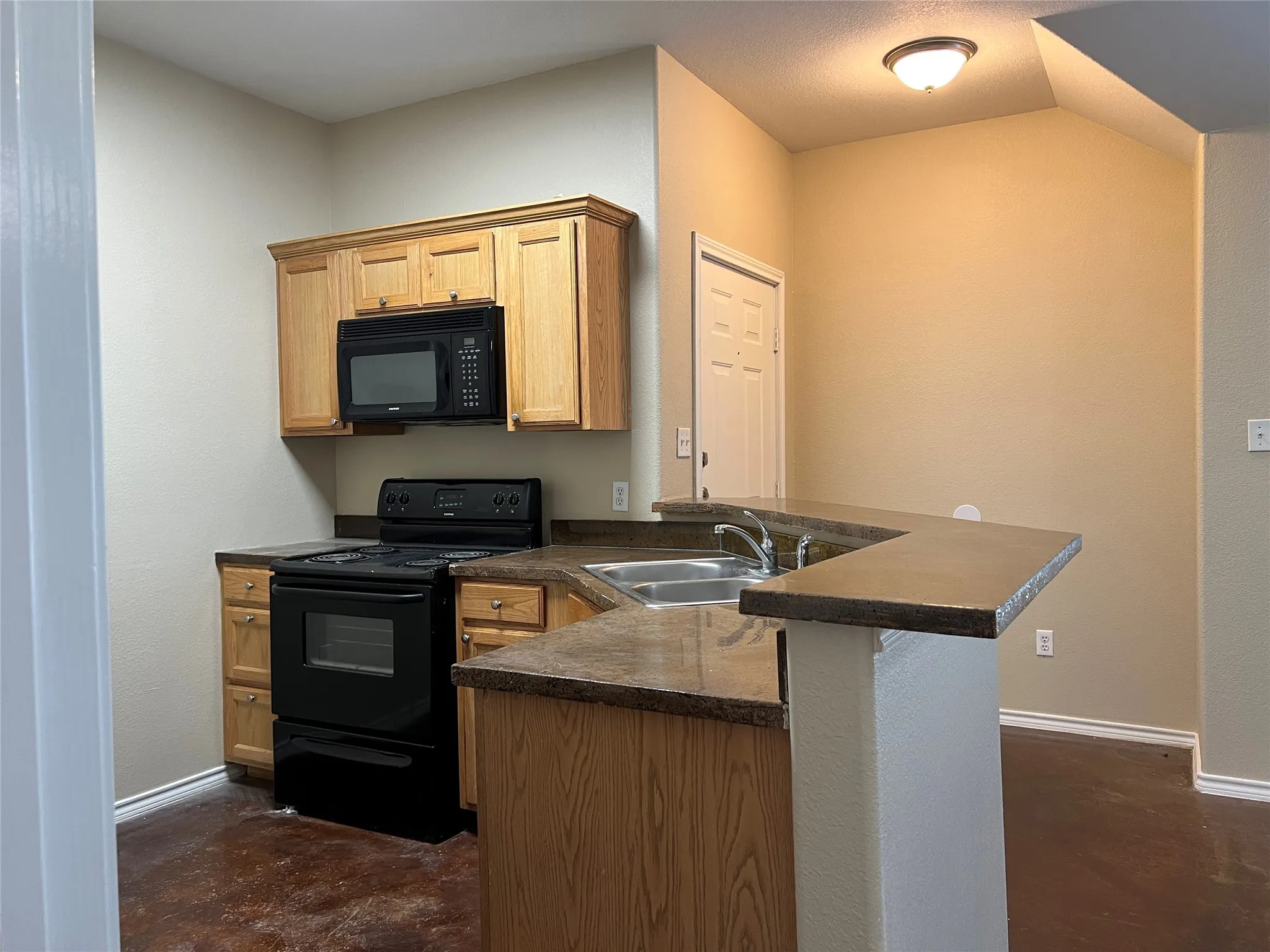 Quadruplex For Rent in Parker County , 120 Sunburst Court, Weatherford, Texas 76087, 3 Bedroom, 2 Bathroom, Garage spaces, 1,200 Sqft, built in 2007, mls#21313132, Real Estate Agent in Weatherford, Homes For Rent in Parker county, Homes For Rent in Weatherford, Realtor in Weatherford Texas, Real Estate Brokerage Independent Realty Texas, Luminita Cordes Realtor