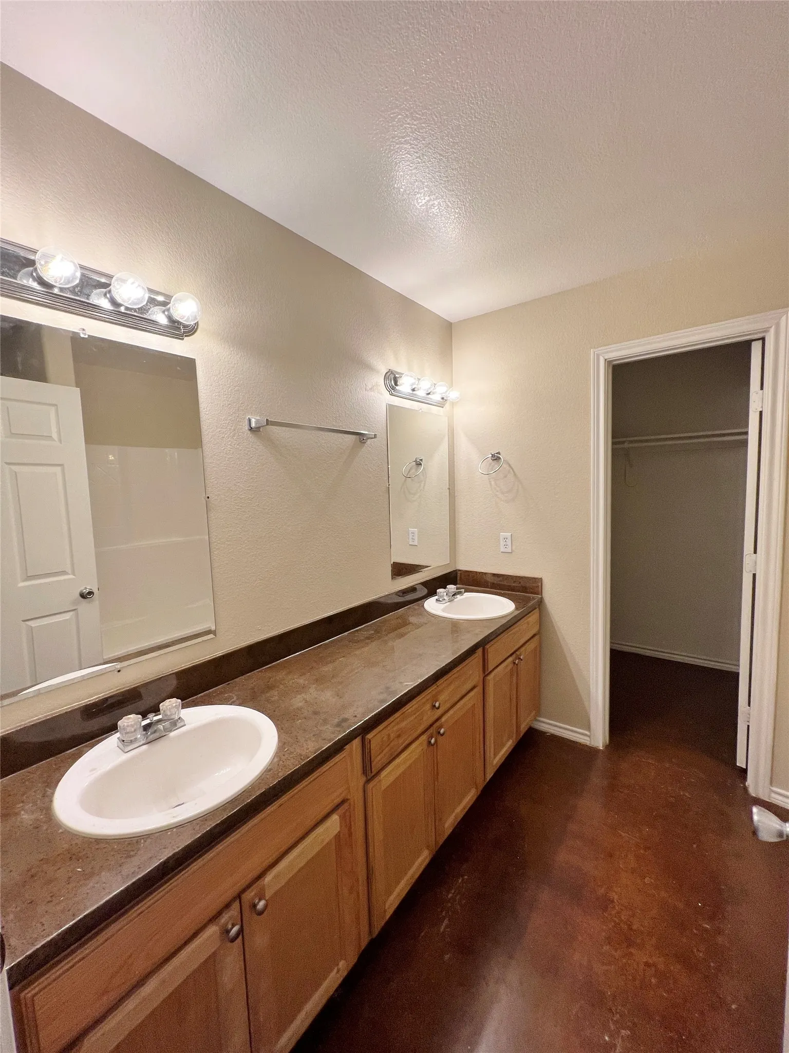 Quadruplex For Rent in Parker County , 120 Sunburst Court, Weatherford, Texas 76087, 3 Bedroom, 2 Bathroom, Garage spaces, 1,200 Sqft, built in 2007, mls#21313132, Real Estate Agent in Weatherford, Homes For Rent in Parker county, Homes For Rent in Weatherford, Realtor in Weatherford Texas, Real Estate Brokerage Independent Realty Texas, Luminita Cordes Realtor