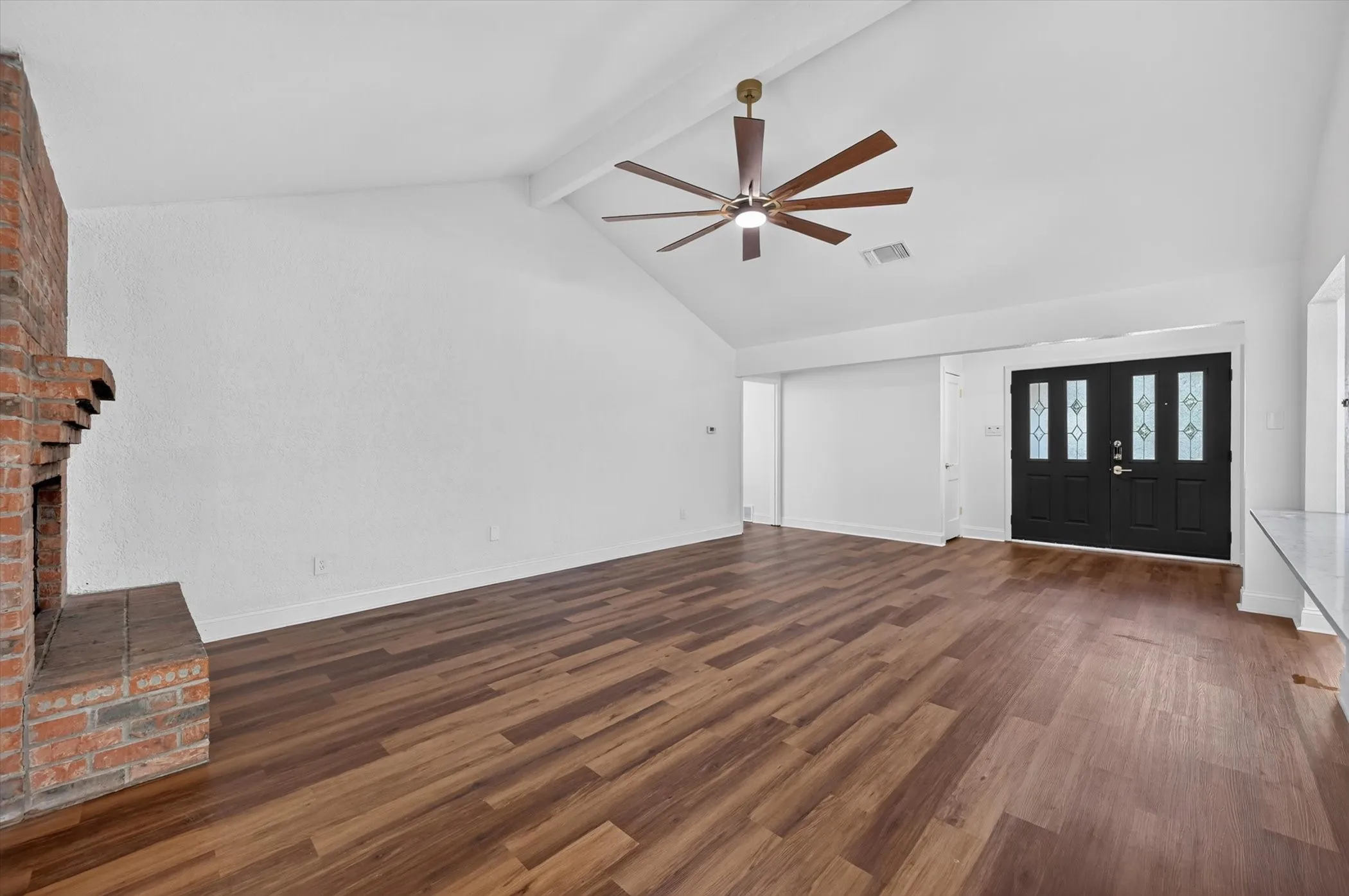 Single Family Residence For Sale in Tarrant County , 3420 Denbury Drive, Fort Worth, Texas 76133, 3 Bedroom, 2 Bathroom, 2 Garage spaces, 1,980 Sqft, built in 1975, mls#21249201, Real Estate Agent in Fort Worth, Homes For Sale in Tarrant county, Homes For Sale in Fort Worth, Realtor in Fort Worth Texas, Real Estate Brokerage Independent Realty Texas, Luminita Cordes Realtor