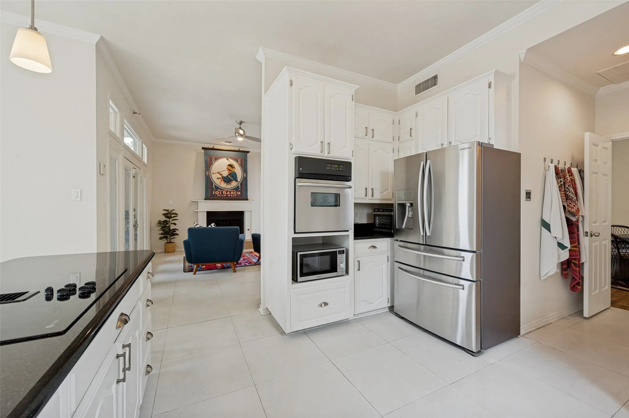 Single Family Residence For Sale in Dallas County , 4900 Victor Street, Dallas, Texas 75214, 3 Bedroom, 3 Bathroom, 2 Garage spaces, 2,826 Sqft, built in 1984, mls#21313125, Real Estate Agent in Dallas, Homes For Sale in Dallas county, Homes For Sale in Dallas, Realtor in Dallas Texas, Real Estate Brokerage Independent Realty Texas, Luminita Cordes Realtor