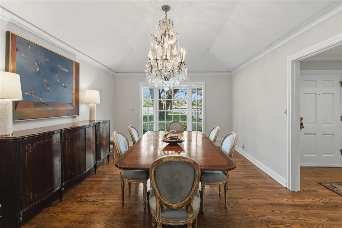 Single Family Residence For Sale in Tarrant County , 2209 Canterbury Drive, Westover Hills, Texas 76107, 4 Bedroom, 4 Bathroom, 3 Garage spaces, 4,124 Sqft, built in 1968, mls#21312764, Real Estate Agent in Westover Hills, Homes For Sale in Tarrant county, Homes For Sale in Westover Hills, Realtor in Westover Hills Texas, Real Estate Brokerage Independent Realty Texas, Luminita Cordes Realtor