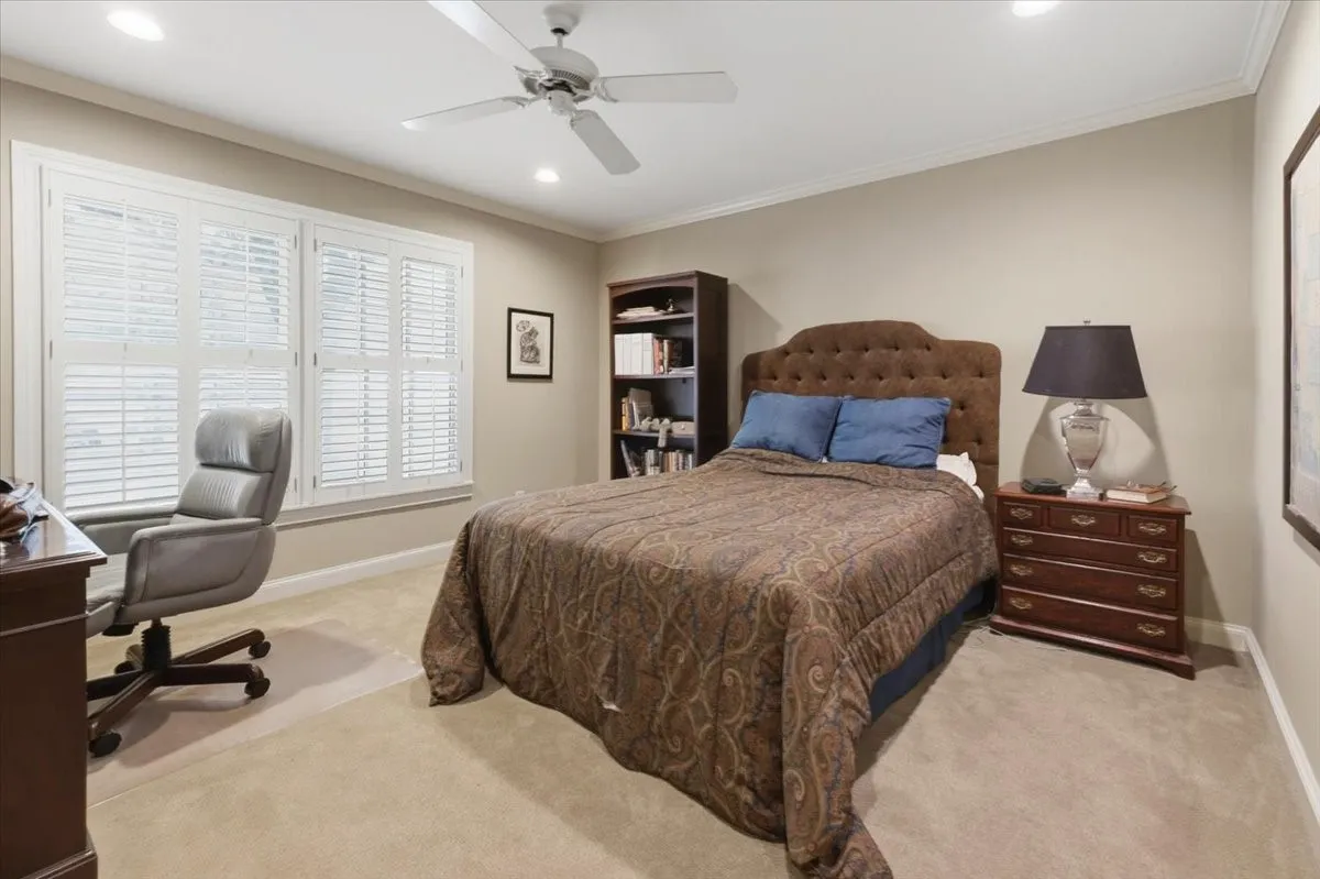 Single Family Residence For Sale in Tarrant County , 2209 Canterbury Drive, Westover Hills, Texas 76107, 4 Bedroom, 4 Bathroom, 3 Garage spaces, 4,124 Sqft, built in 1968, mls#21312764, Real Estate Agent in Westover Hills, Homes For Sale in Tarrant county, Homes For Sale in Westover Hills, Realtor in Westover Hills Texas, Real Estate Brokerage Independent Realty Texas, Luminita Cordes Realtor