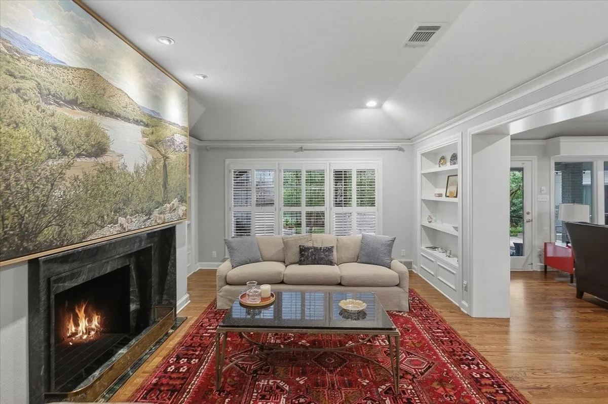 Single Family Residence For Sale in Tarrant County , 2209 Canterbury Drive, Westover Hills, Texas 76107, 4 Bedroom, 4 Bathroom, 3 Garage spaces, 4,124 Sqft, built in 1968, mls#21312764, Real Estate Agent in Westover Hills, Homes For Sale in Tarrant county, Homes For Sale in Westover Hills, Realtor in Westover Hills Texas, Real Estate Brokerage Independent Realty Texas, Luminita Cordes Realtor