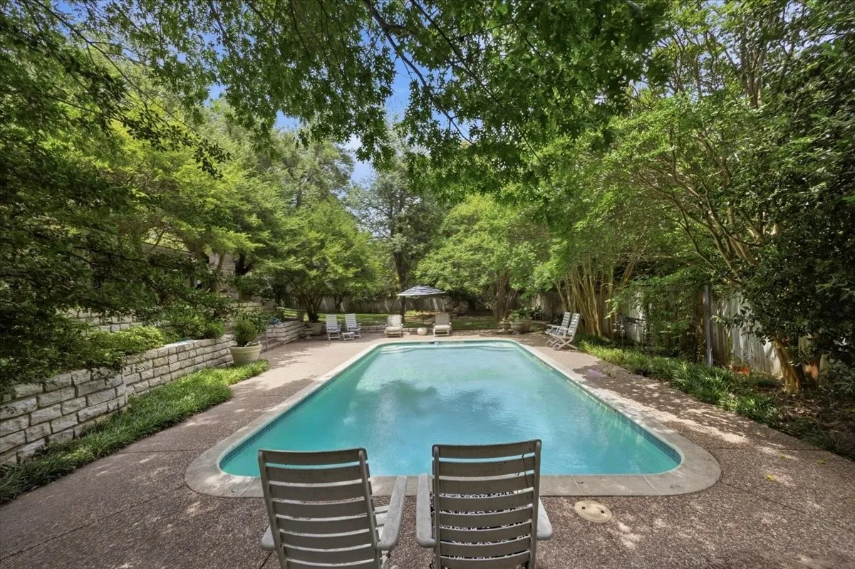 Single Family Residence For Sale in Tarrant County , 2209 Canterbury Drive, Westover Hills, Texas 76107, 4 Bedroom, 4 Bathroom, 3 Garage spaces, 4,124 Sqft, built in 1968, mls#21312764, Real Estate Agent in Westover Hills, Homes For Sale in Tarrant county, Homes For Sale in Westover Hills, Realtor in Westover Hills Texas, Real Estate Brokerage Independent Realty Texas, Luminita Cordes Realtor