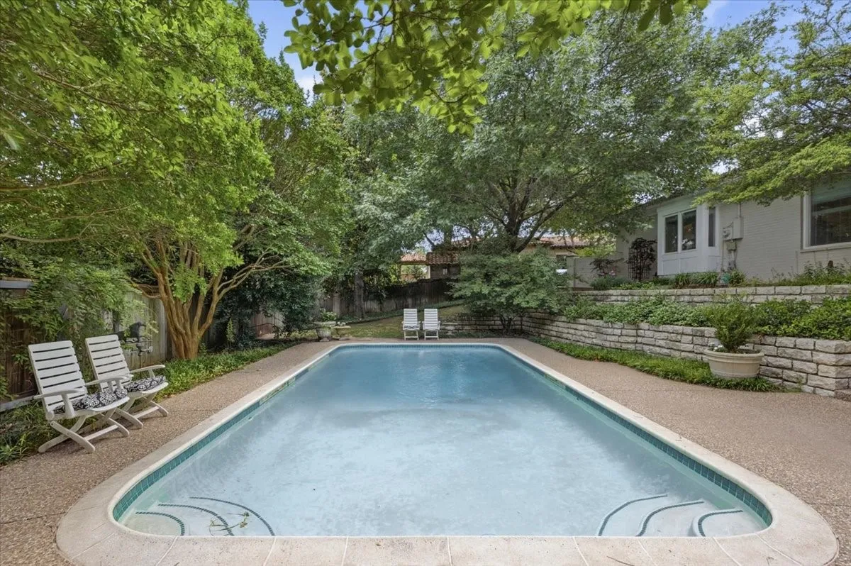 Single Family Residence For Sale in Tarrant County , 2209 Canterbury Drive, Westover Hills, Texas 76107, 4 Bedroom, 4 Bathroom, 3 Garage spaces, 4,124 Sqft, built in 1968, mls#21312764, Real Estate Agent in Westover Hills, Homes For Sale in Tarrant county, Homes For Sale in Westover Hills, Realtor in Westover Hills Texas, Real Estate Brokerage Independent Realty Texas, Luminita Cordes Realtor