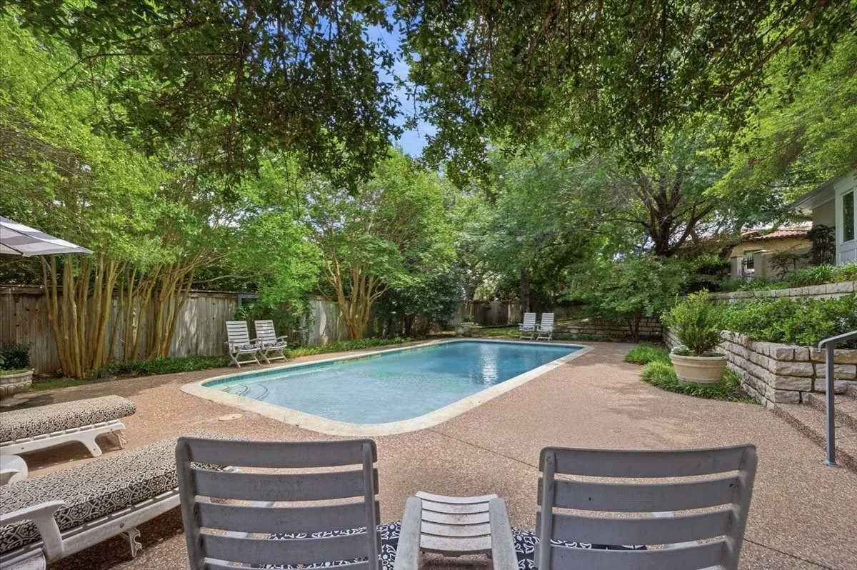Single Family Residence For Sale in Tarrant County , 2209 Canterbury Drive, Westover Hills, Texas 76107, 4 Bedroom, 4 Bathroom, 3 Garage spaces, 4,124 Sqft, built in 1968, mls#21312764, Real Estate Agent in Westover Hills, Homes For Sale in Tarrant county, Homes For Sale in Westover Hills, Realtor in Westover Hills Texas, Real Estate Brokerage Independent Realty Texas, Luminita Cordes Realtor