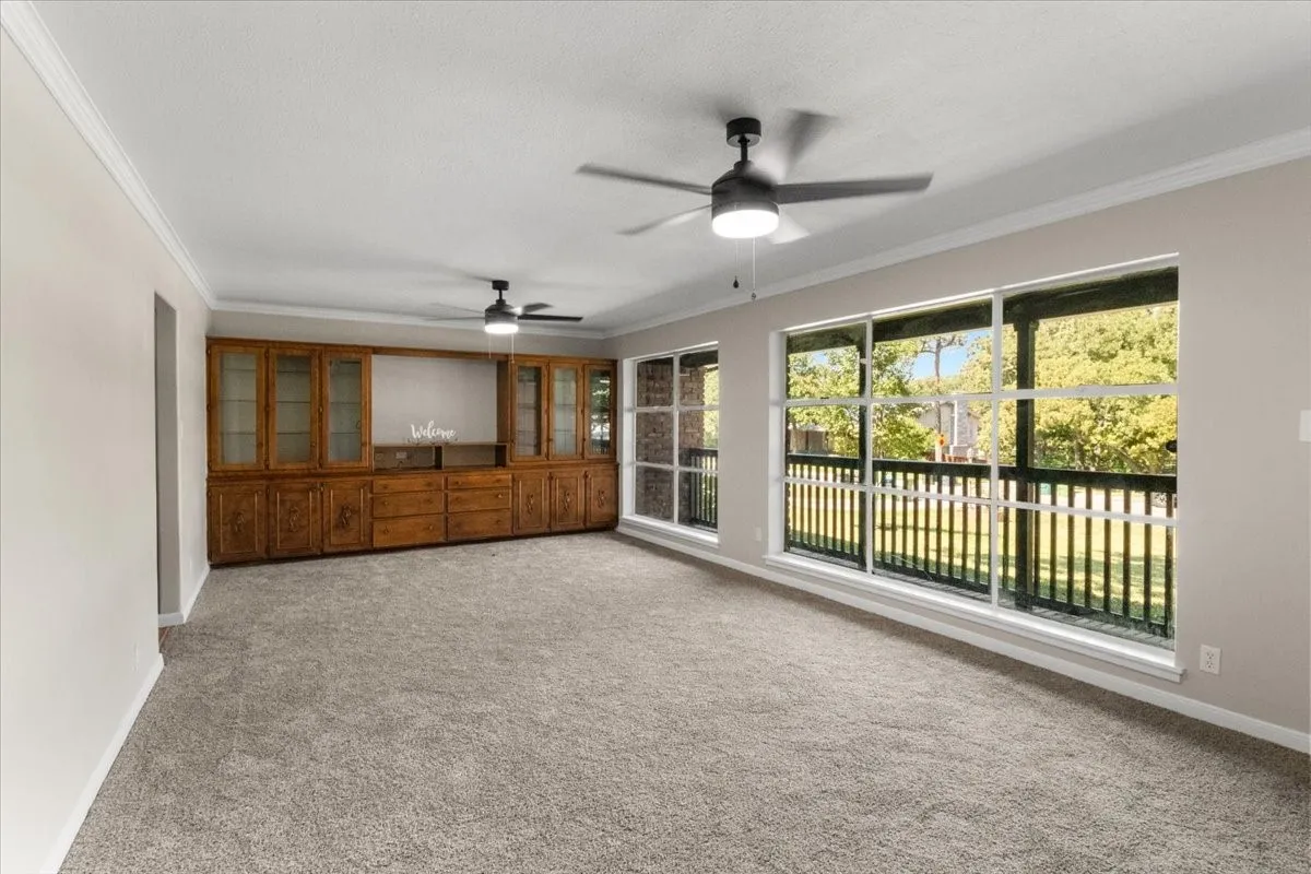 Single Family Residence For Sale in Tarrant County , 6000 Monterrey Drive, Fort Worth, Texas 76112, 4 Bedroom, 3 Bathroom, Garage spaces, 2,189 Sqft, built in 1955, mls#21313195, Real Estate Agent in Fort Worth, Homes For Sale in Tarrant county, Homes For Sale in Fort Worth, Realtor in Fort Worth Texas, Real Estate Brokerage Independent Realty Texas, Luminita Cordes Realtor