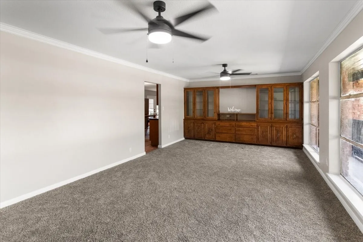 Single Family Residence For Sale in Tarrant County , 6000 Monterrey Drive, Fort Worth, Texas 76112, 4 Bedroom, 3 Bathroom, Garage spaces, 2,189 Sqft, built in 1955, mls#21313195, Real Estate Agent in Fort Worth, Homes For Sale in Tarrant county, Homes For Sale in Fort Worth, Realtor in Fort Worth Texas, Real Estate Brokerage Independent Realty Texas, Luminita Cordes Realtor