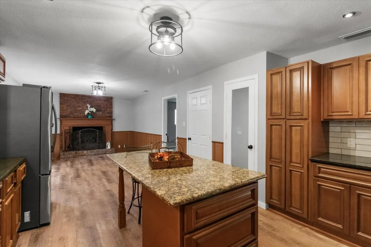 Single Family Residence For Sale in Tarrant County , 6000 Monterrey Drive, Fort Worth, Texas 76112, 4 Bedroom, 3 Bathroom, Garage spaces, 2,189 Sqft, built in 1955, mls#21313195, Real Estate Agent in Fort Worth, Homes For Sale in Tarrant county, Homes For Sale in Fort Worth, Realtor in Fort Worth Texas, Real Estate Brokerage Independent Realty Texas, Luminita Cordes Realtor