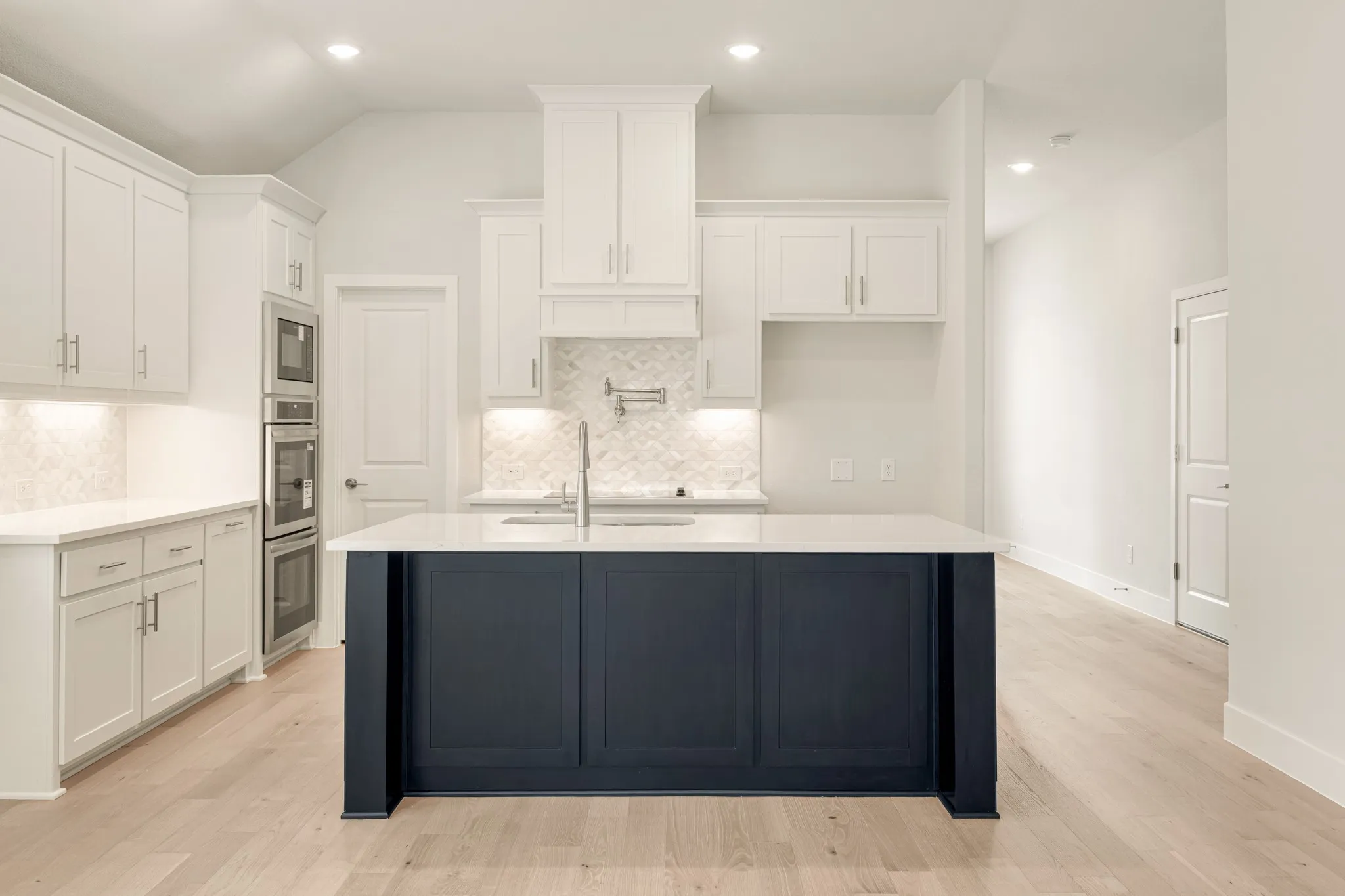 Single Family Residence For Sale in Ellis County , 553 Red Maple Road, Waxahachie, Texas 75165, 4 Bedroom, 3 Bathroom, 3 Garage spaces, 2,452 Sqft, built in 2026, mls#21313200, Real Estate Agent in Waxahachie, Homes For Sale in Ellis county, Homes For Sale in Waxahachie, Realtor in Waxahachie Texas, Real Estate Brokerage Independent Realty Texas, Luminita Cordes Realtor