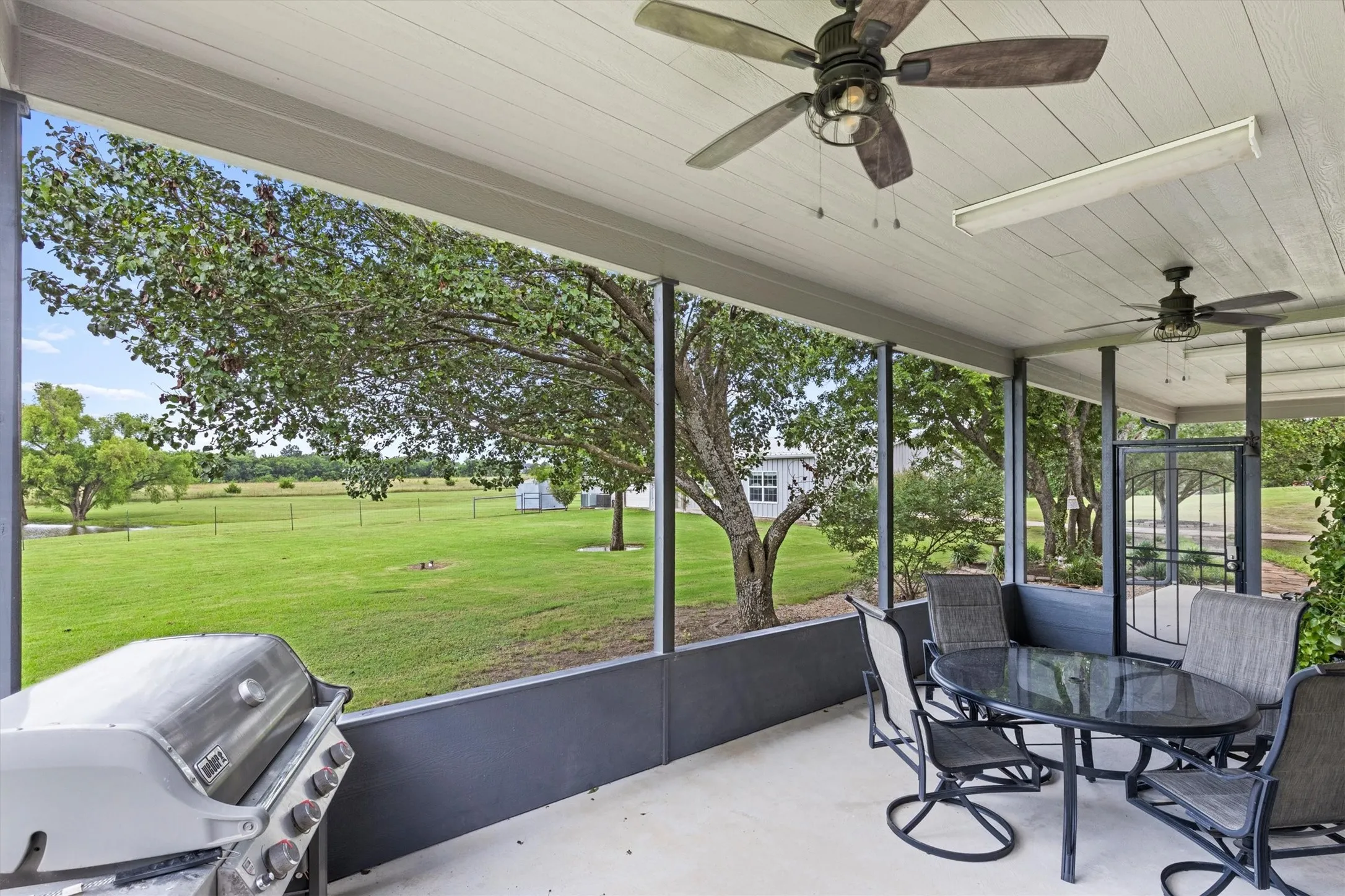Single Family Residence For Sale in Rockwall County , 1187 N Country Lane, Rockwall, Texas 75087, 4 Bedroom, 4 Bathroom, 2 Garage spaces, 3,500 Sqft, built in 2020, mls#21312332, Real Estate Agent in Rockwall, Homes For Sale in Rockwall county, Homes For Sale in Rockwall, Realtor in Rockwall Texas, Real Estate Brokerage Independent Realty Texas, Luminita Cordes Realtor
