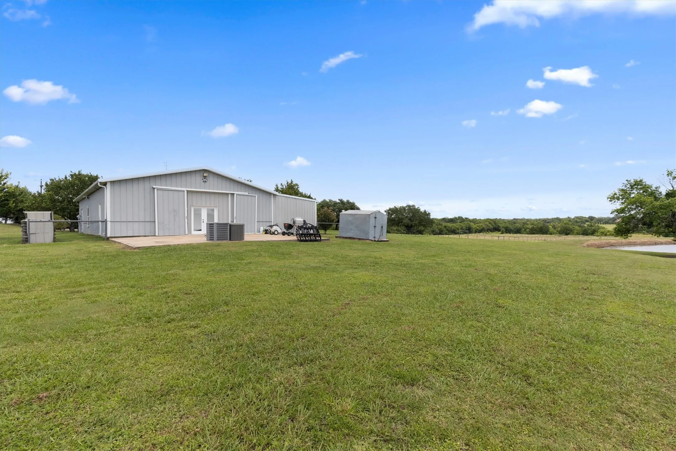 Single Family Residence For Sale in Rockwall County , 1187 N Country Lane, Rockwall, Texas 75087, 4 Bedroom, 4 Bathroom, 2 Garage spaces, 3,500 Sqft, built in 2020, mls#21312332, Real Estate Agent in Rockwall, Homes For Sale in Rockwall county, Homes For Sale in Rockwall, Realtor in Rockwall Texas, Real Estate Brokerage Independent Realty Texas, Luminita Cordes Realtor