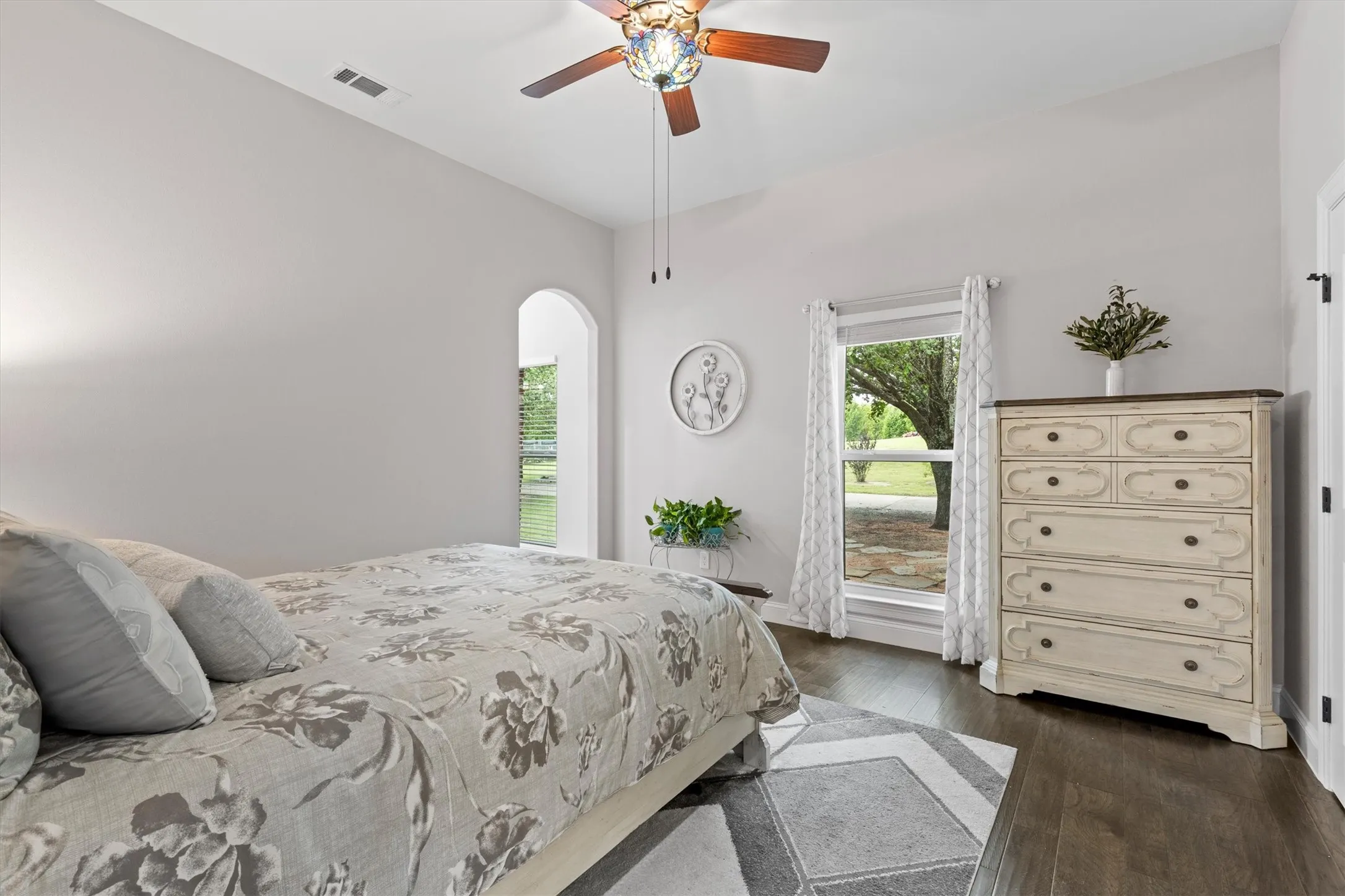 Single Family Residence For Sale in Rockwall County , 1187 N Country Lane, Rockwall, Texas 75087, 4 Bedroom, 4 Bathroom, 2 Garage spaces, 3,500 Sqft, built in 2020, mls#21312332, Real Estate Agent in Rockwall, Homes For Sale in Rockwall county, Homes For Sale in Rockwall, Realtor in Rockwall Texas, Real Estate Brokerage Independent Realty Texas, Luminita Cordes Realtor