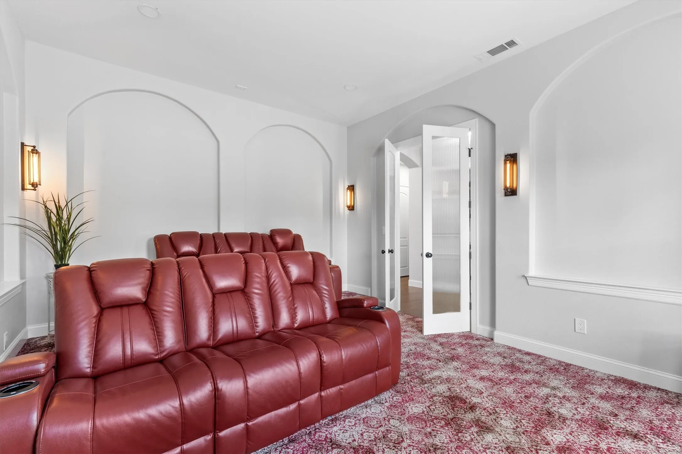Single Family Residence For Sale in Rockwall County , 1187 N Country Lane, Rockwall, Texas 75087, 4 Bedroom, 4 Bathroom, 2 Garage spaces, 3,500 Sqft, built in 2020, mls#21312332, Real Estate Agent in Rockwall, Homes For Sale in Rockwall county, Homes For Sale in Rockwall, Realtor in Rockwall Texas, Real Estate Brokerage Independent Realty Texas, Luminita Cordes Realtor