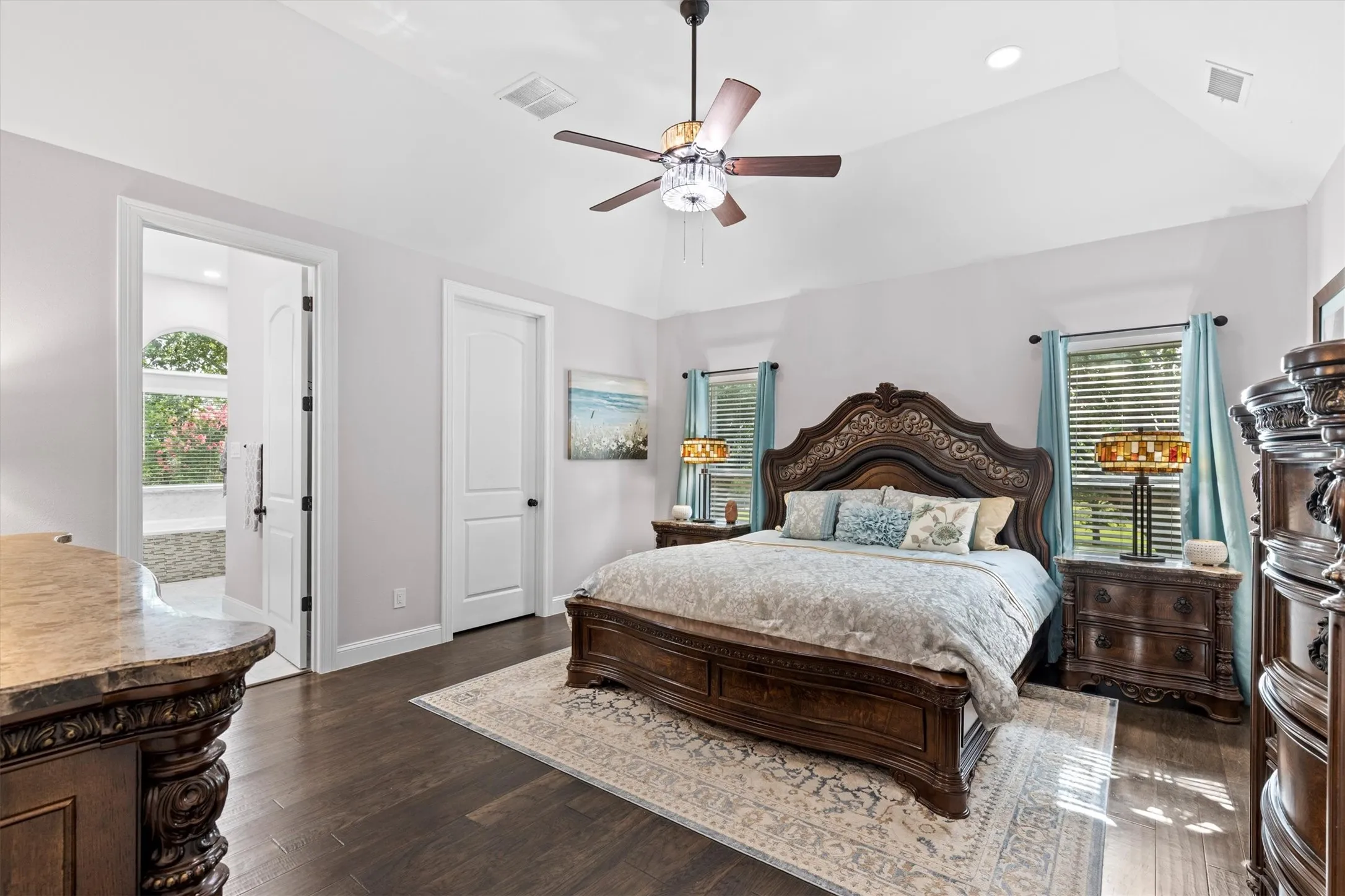 Single Family Residence For Sale in Rockwall County , 1187 N Country Lane, Rockwall, Texas 75087, 4 Bedroom, 4 Bathroom, 2 Garage spaces, 3,500 Sqft, built in 2020, mls#21312332, Real Estate Agent in Rockwall, Homes For Sale in Rockwall county, Homes For Sale in Rockwall, Realtor in Rockwall Texas, Real Estate Brokerage Independent Realty Texas, Luminita Cordes Realtor