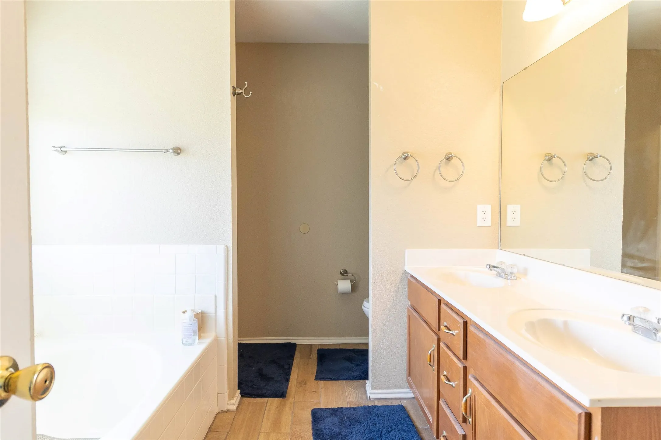 Single Family Residence For Sale in Bell County , 4409 Hank Drive, Killeen, Texas 76549, 4 Bedrooms, 2 Bathrooms, 2 Garage spaces, 1,906 Sqft, built in 2005, Price $240,000, mls#21310215, Real Estate Agent in Killeen, Homes For Sale in Bell county, Homes For Sale in Killeen, Realtor in Killeen Texas, Real Estate Brokerage Independent Realty Texas, Luminita Cordes Realtor