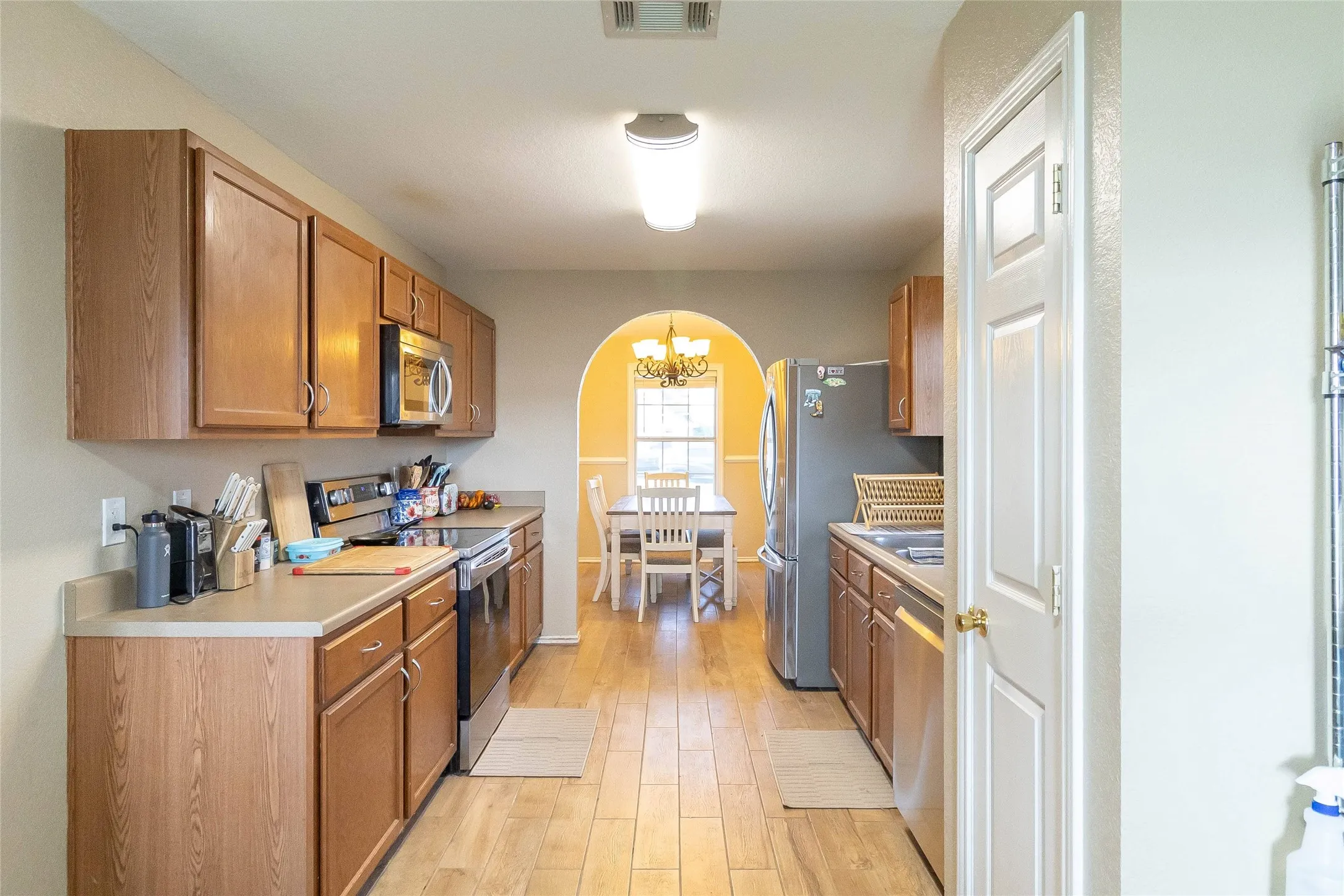 Single Family Residence For Sale in Bell County , 4409 Hank Drive, Killeen, Texas 76549, 4 Bedrooms, 2 Bathrooms, 2 Garage spaces, 1,906 Sqft, built in 2005, Price $240,000, mls#21310215, Real Estate Agent in Killeen, Homes For Sale in Bell county, Homes For Sale in Killeen, Realtor in Killeen Texas, Real Estate Brokerage Independent Realty Texas, Luminita Cordes Realtor