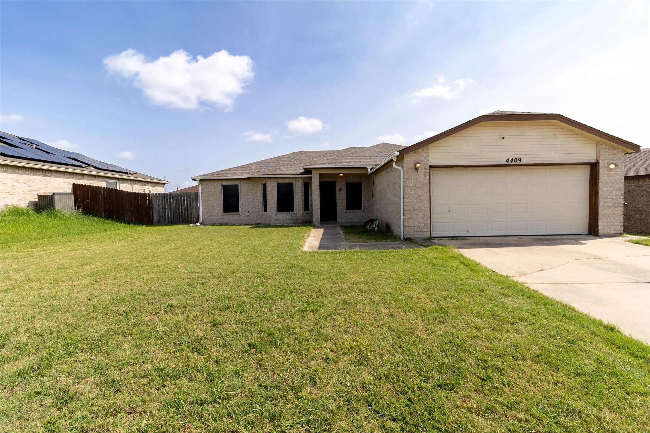 Single Family Residence For Sale in Bell County , 4409 Hank Drive, Killeen, Texas 76549, 4 Bedrooms, 2 Bathrooms, 2 Garage spaces, 1,906 Sqft, built in 2005, Price $240,000, mls#21310215, Real Estate Agent in Killeen, Homes For Sale in Bell county, Homes For Sale in Killeen, Realtor in Killeen Texas, Real Estate Brokerage Independent Realty Texas, Luminita Cordes Realtor