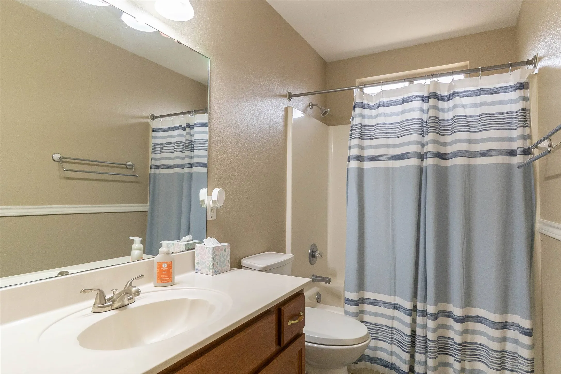 Single Family Residence For Sale in Bell County , 4409 Hank Drive, Killeen, Texas 76549, 4 Bedrooms, 2 Bathrooms, 2 Garage spaces, 1,906 Sqft, built in 2005, Price $240,000, mls#21310215, Real Estate Agent in Killeen, Homes For Sale in Bell county, Homes For Sale in Killeen, Realtor in Killeen Texas, Real Estate Brokerage Independent Realty Texas, Luminita Cordes Realtor