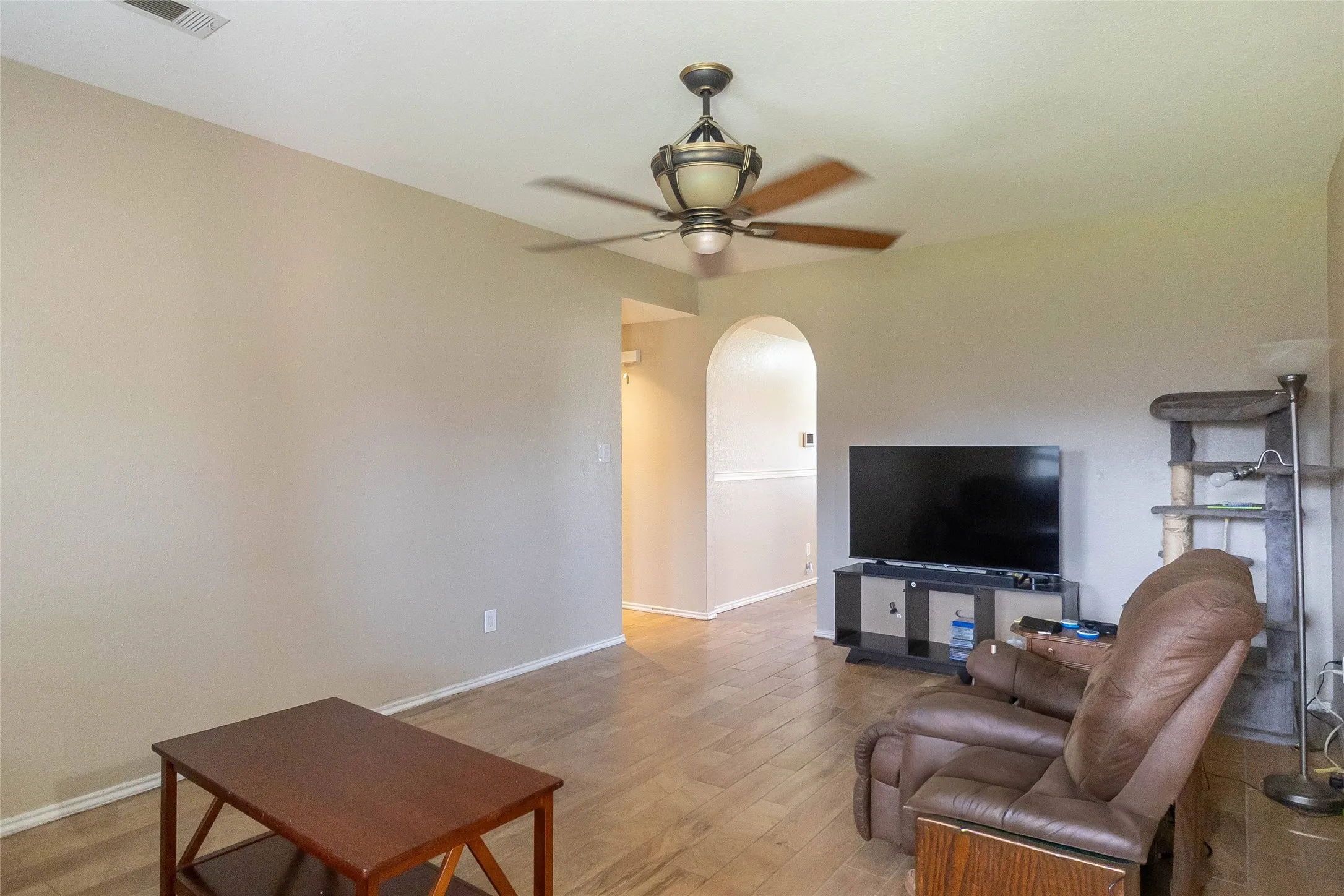 Single Family Residence For Sale in Bell County , 4409 Hank Drive, Killeen, Texas 76549, 4 Bedrooms, 2 Bathrooms, 2 Garage spaces, 1,906 Sqft, built in 2005, Price $240,000, mls#21310215, Real Estate Agent in Killeen, Homes For Sale in Bell county, Homes For Sale in Killeen, Realtor in Killeen Texas, Real Estate Brokerage Independent Realty Texas, Luminita Cordes Realtor