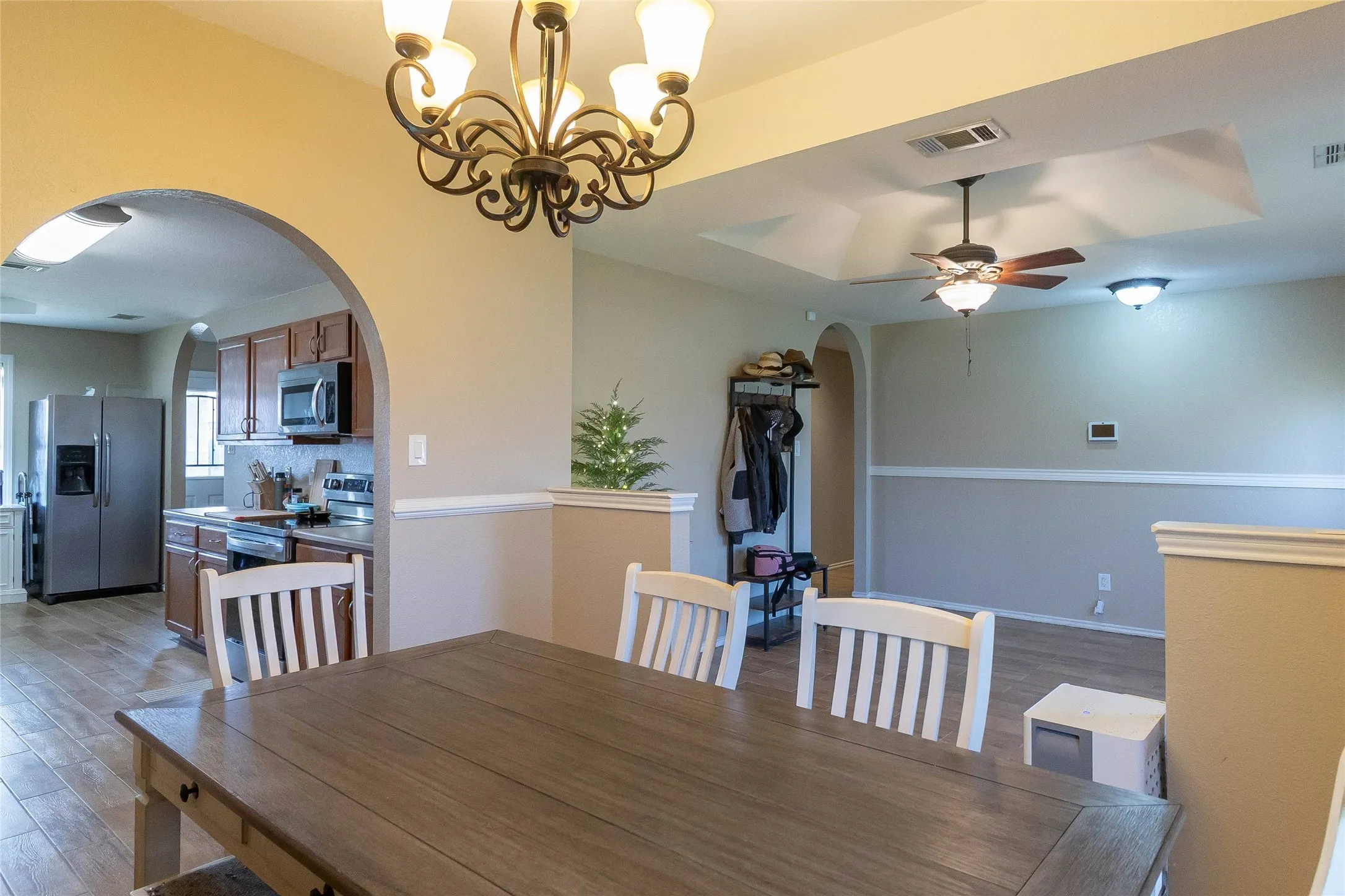 Single Family Residence For Sale in Bell County , 4409 Hank Drive, Killeen, Texas 76549, 4 Bedrooms, 2 Bathrooms, 2 Garage spaces, 1,906 Sqft, built in 2005, Price $240,000, mls#21310215, Real Estate Agent in Killeen, Homes For Sale in Bell county, Homes For Sale in Killeen, Realtor in Killeen Texas, Real Estate Brokerage Independent Realty Texas, Luminita Cordes Realtor