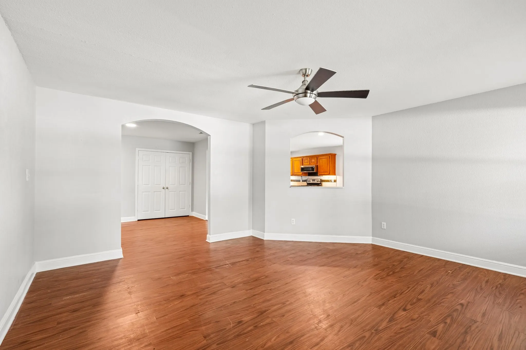 Single Family Residence For Sale in Collin County , 923 Rockwall Street, Mc Kinney, Texas 75069, 4 Bedroom, 2 Bathroom, Garage spaces, 1,570 Sqft, built in 2004, mls#21311811, Real Estate Agent in Mc Kinney, Homes For Sale in Collin county, Homes For Sale in Mc Kinney, Realtor in Mc Kinney Texas, Real Estate Brokerage Independent Realty Texas, Luminita Cordes Realtor
