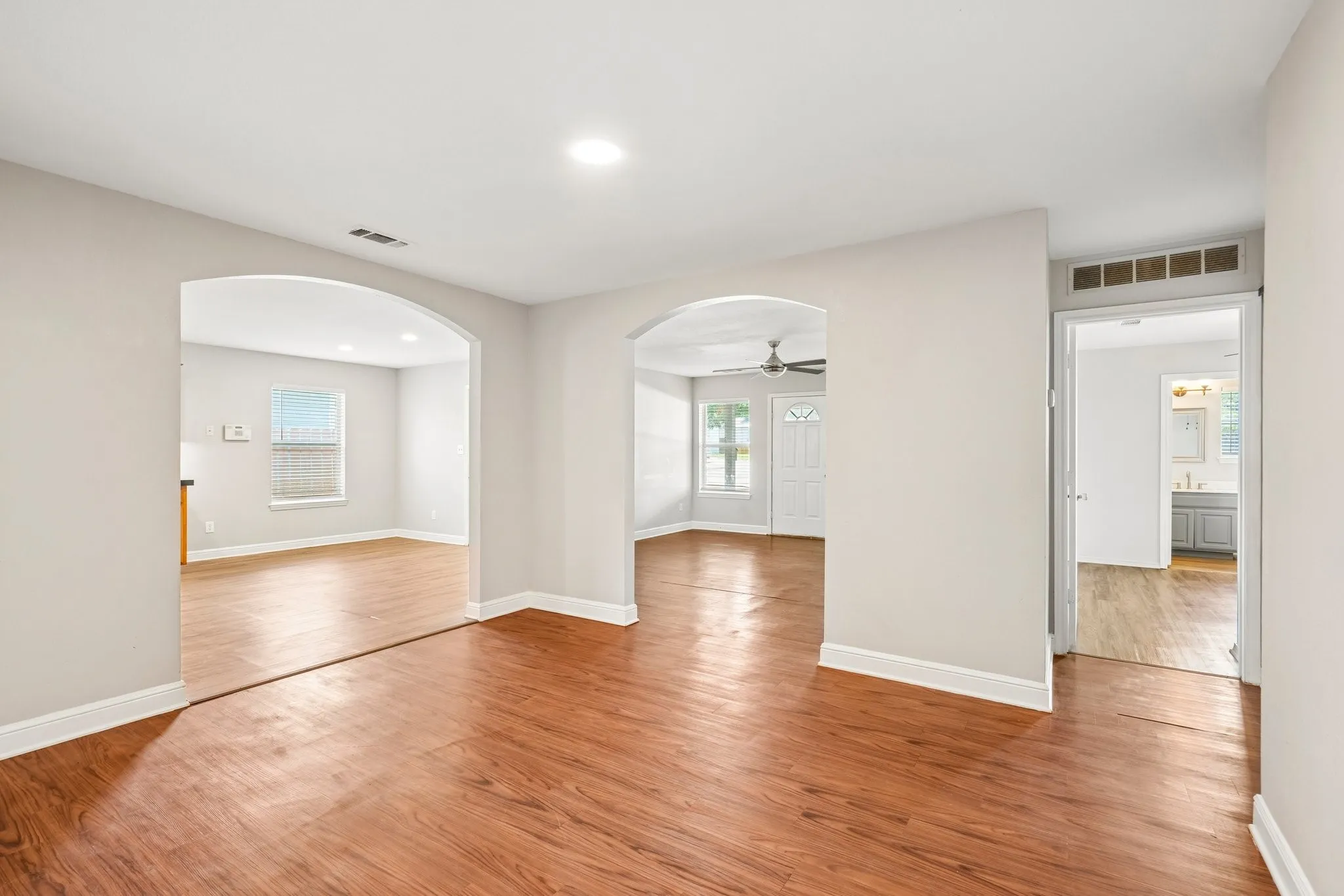 Single Family Residence For Sale in Collin County , 923 Rockwall Street, Mc Kinney, Texas 75069, 4 Bedroom, 2 Bathroom, Garage spaces, 1,570 Sqft, built in 2004, mls#21311811, Real Estate Agent in Mc Kinney, Homes For Sale in Collin county, Homes For Sale in Mc Kinney, Realtor in Mc Kinney Texas, Real Estate Brokerage Independent Realty Texas, Luminita Cordes Realtor