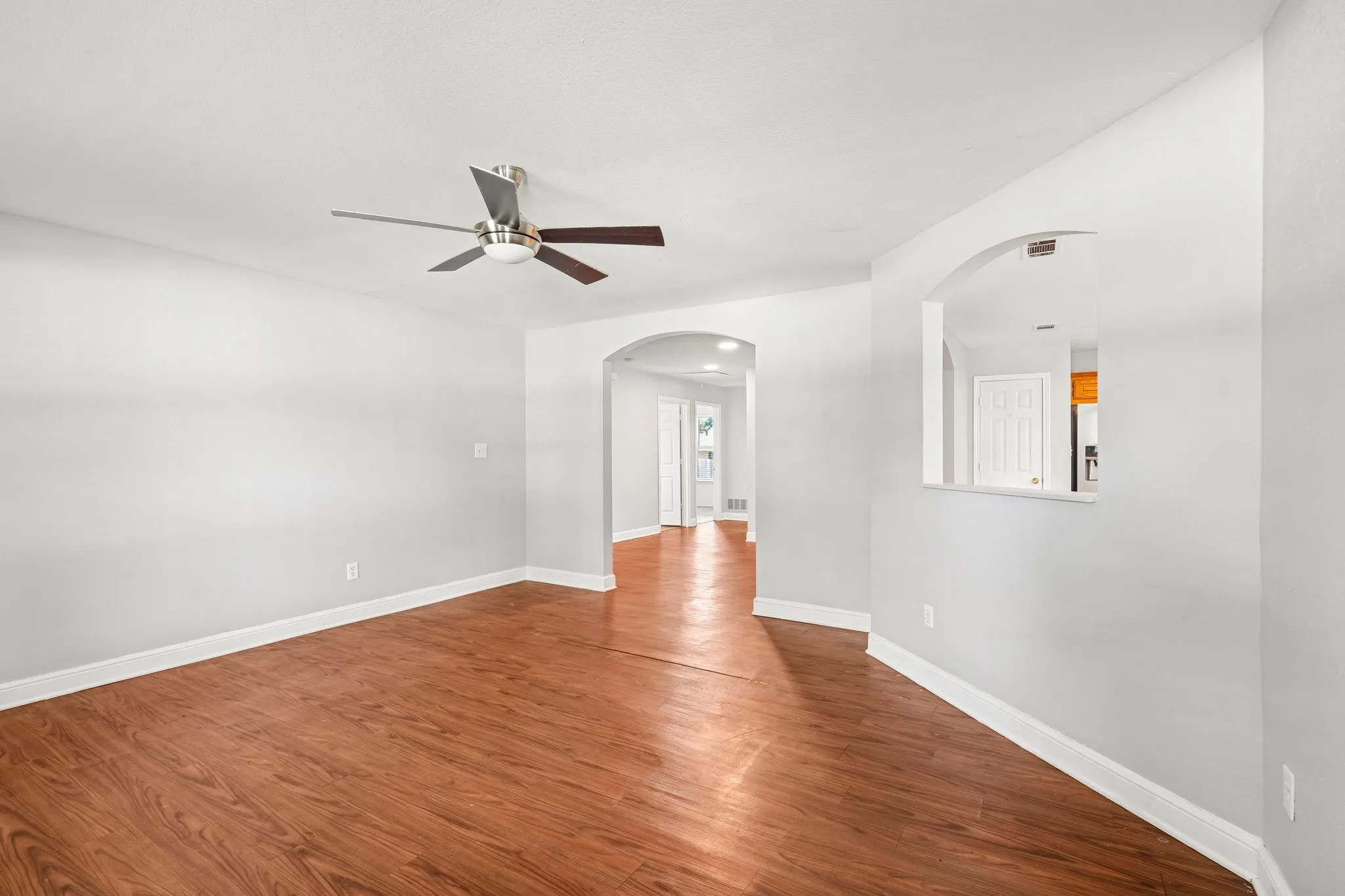 Single Family Residence For Sale in Collin County , 923 Rockwall Street, Mc Kinney, Texas 75069, 4 Bedroom, 2 Bathroom, Garage spaces, 1,570 Sqft, built in 2004, mls#21311811, Real Estate Agent in Mc Kinney, Homes For Sale in Collin county, Homes For Sale in Mc Kinney, Realtor in Mc Kinney Texas, Real Estate Brokerage Independent Realty Texas, Luminita Cordes Realtor