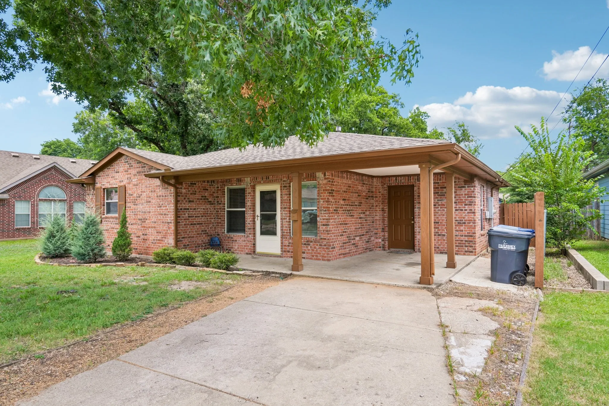 Single Family Residence For Sale in Collin County , 923 Rockwall Street, Mc Kinney, Texas 75069, 4 Bedroom, 2 Bathroom, Garage spaces, 1,570 Sqft, built in 2004, mls#21311811, Real Estate Agent in Mc Kinney, Homes For Sale in Collin county, Homes For Sale in Mc Kinney, Realtor in Mc Kinney Texas, Real Estate Brokerage Independent Realty Texas, Luminita Cordes Realtor