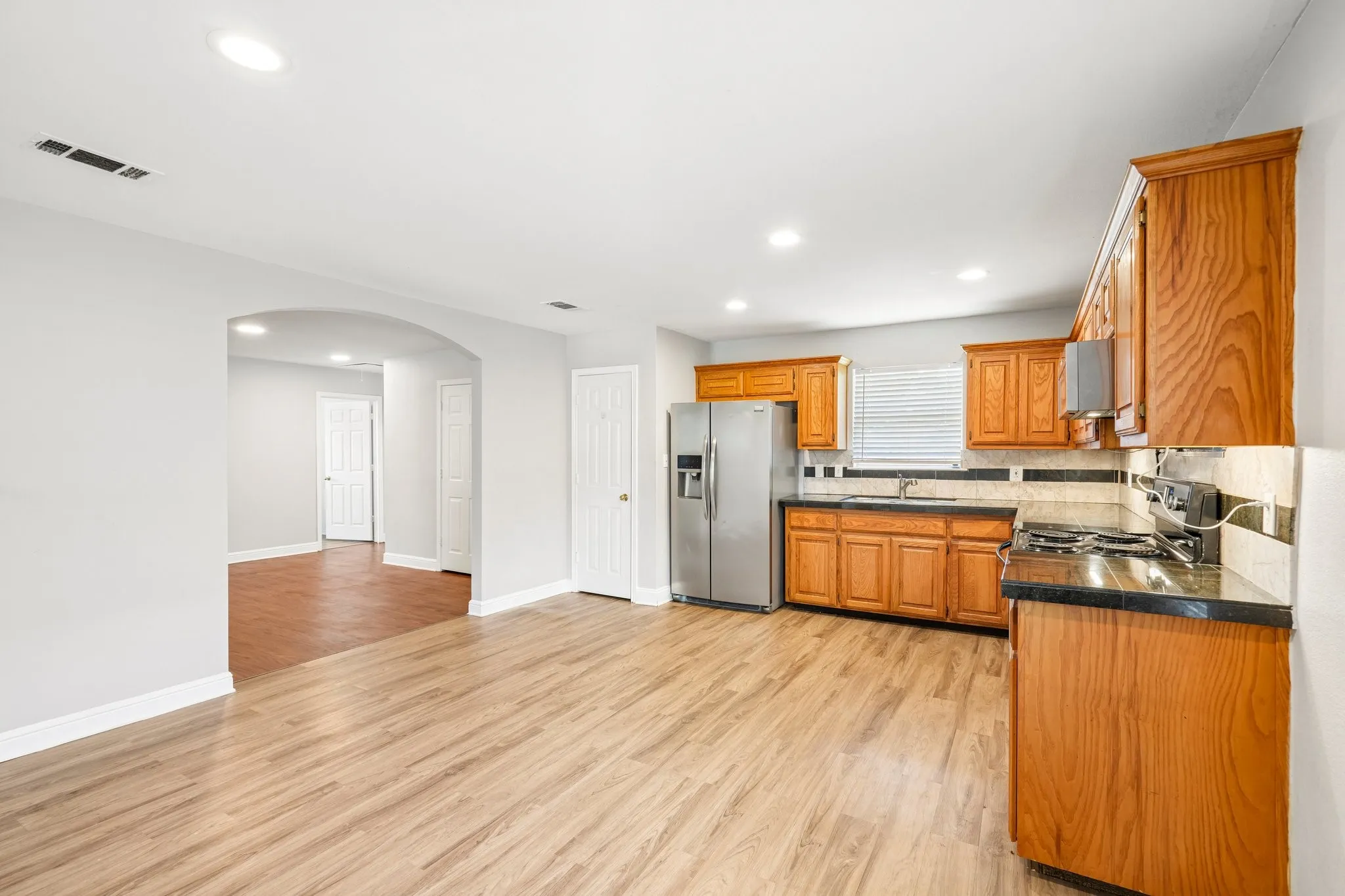 Single Family Residence For Sale in Collin County , 923 Rockwall Street, Mc Kinney, Texas 75069, 4 Bedroom, 2 Bathroom, Garage spaces, 1,570 Sqft, built in 2004, mls#21311811, Real Estate Agent in Mc Kinney, Homes For Sale in Collin county, Homes For Sale in Mc Kinney, Realtor in Mc Kinney Texas, Real Estate Brokerage Independent Realty Texas, Luminita Cordes Realtor