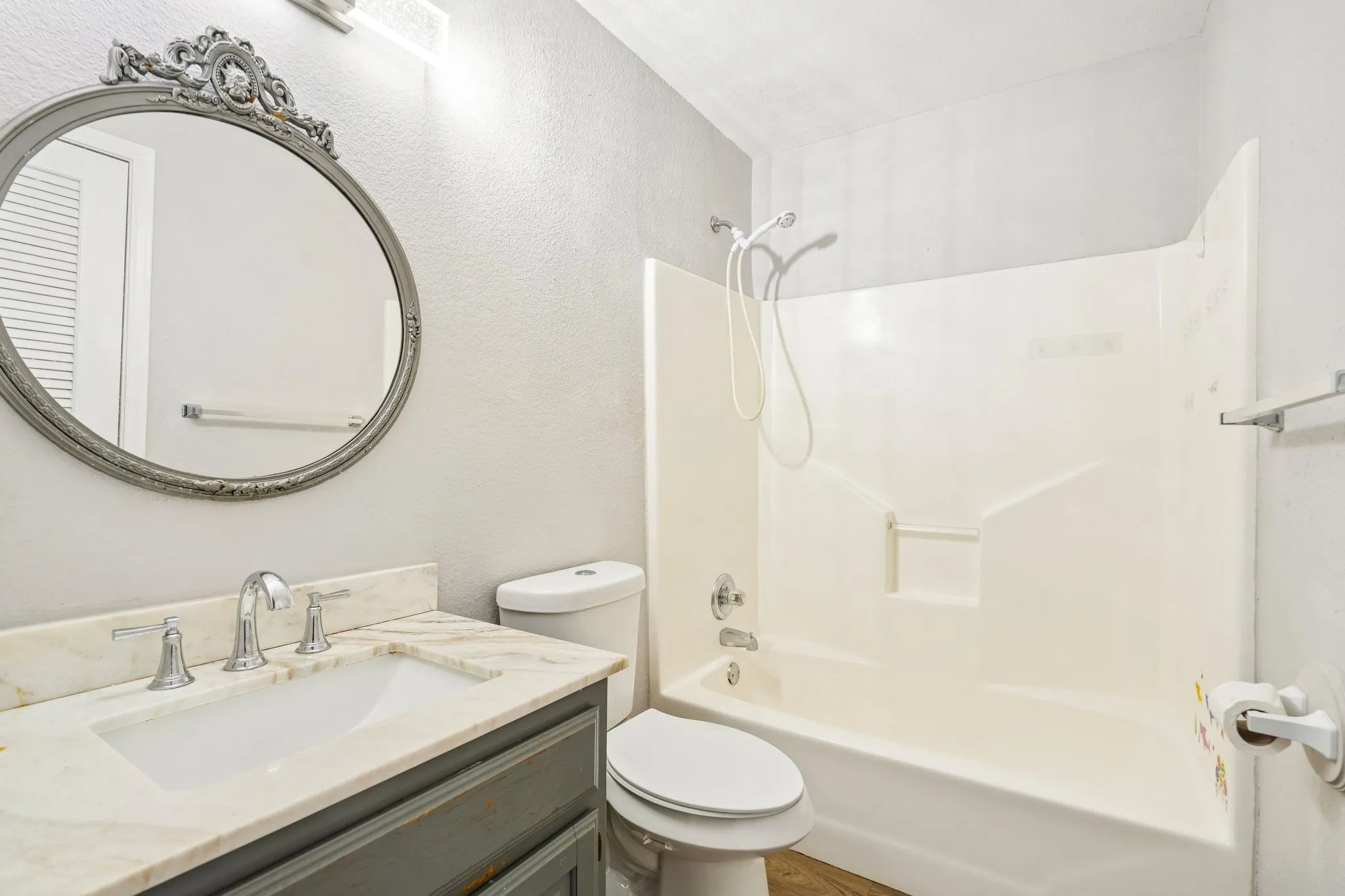 Single Family Residence For Sale in Collin County , 923 Rockwall Street, Mc Kinney, Texas 75069, 4 Bedroom, 2 Bathroom, Garage spaces, 1,570 Sqft, built in 2004, mls#21311811, Real Estate Agent in Mc Kinney, Homes For Sale in Collin county, Homes For Sale in Mc Kinney, Realtor in Mc Kinney Texas, Real Estate Brokerage Independent Realty Texas, Luminita Cordes Realtor