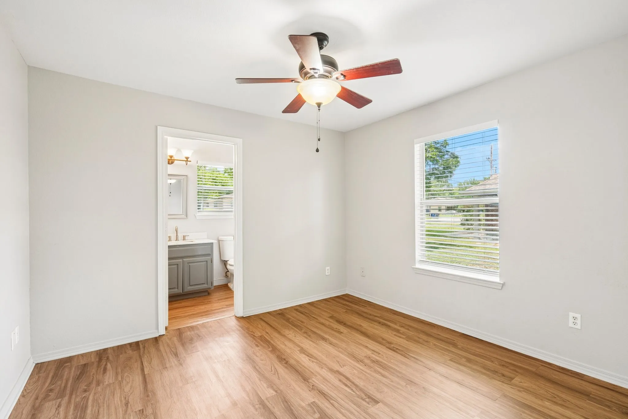 Single Family Residence For Sale in Collin County , 923 Rockwall Street, Mc Kinney, Texas 75069, 4 Bedroom, 2 Bathroom, Garage spaces, 1,570 Sqft, built in 2004, mls#21311811, Real Estate Agent in Mc Kinney, Homes For Sale in Collin county, Homes For Sale in Mc Kinney, Realtor in Mc Kinney Texas, Real Estate Brokerage Independent Realty Texas, Luminita Cordes Realtor