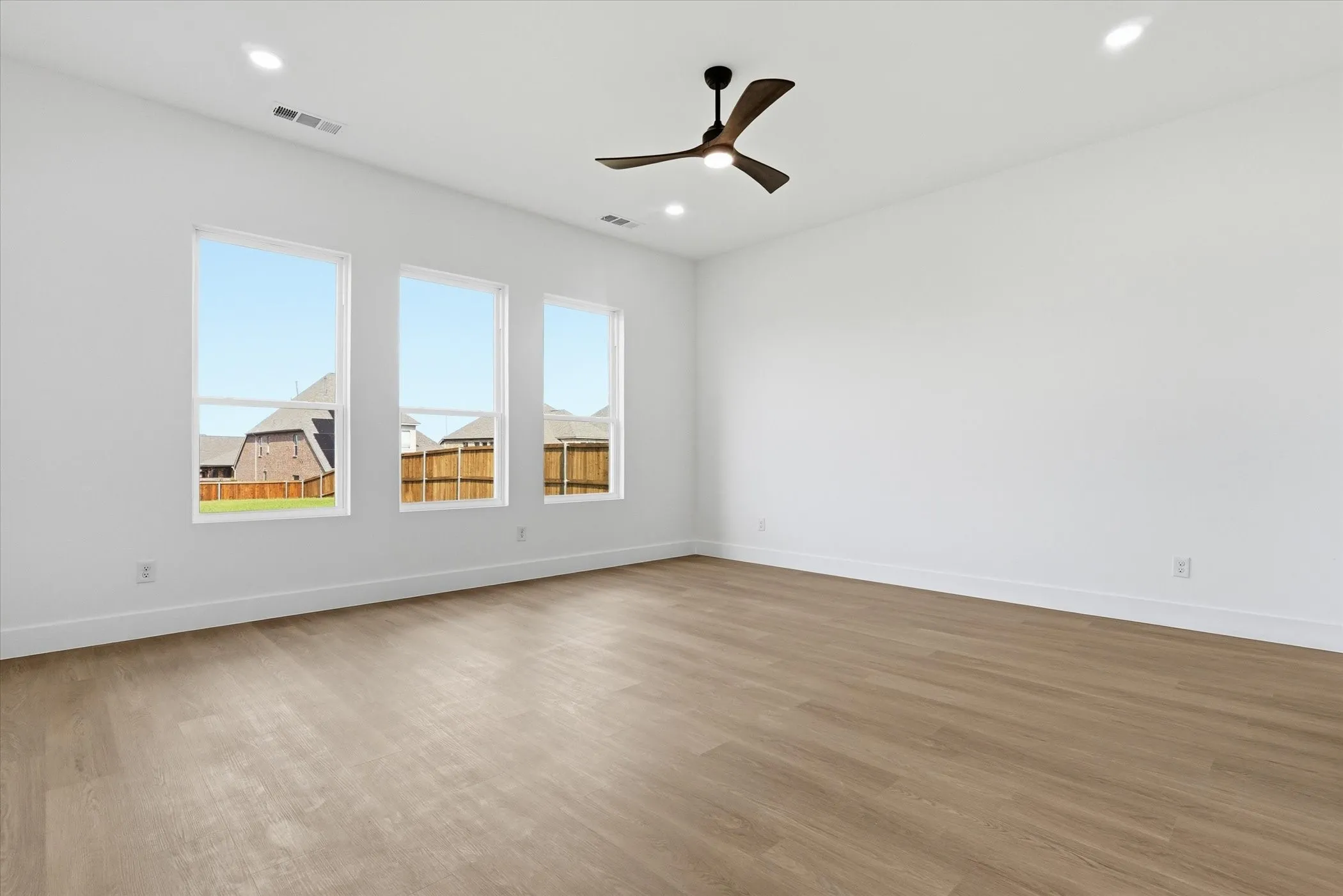 Single Family Residence For Sale in Kaufman County , 1014 Devonshire Drive N, Forney, Texas 75126, 5 Bedroom, 4 Bathroom, 2 Garage spaces, 3,312 Sqft, built in 2026, mls#21309642, Real Estate Agent in Forney, Homes For Sale in Kaufman county, Homes For Sale in Forney, Realtor in Forney Texas, Real Estate Brokerage Independent Realty Texas, Luminita Cordes Realtor