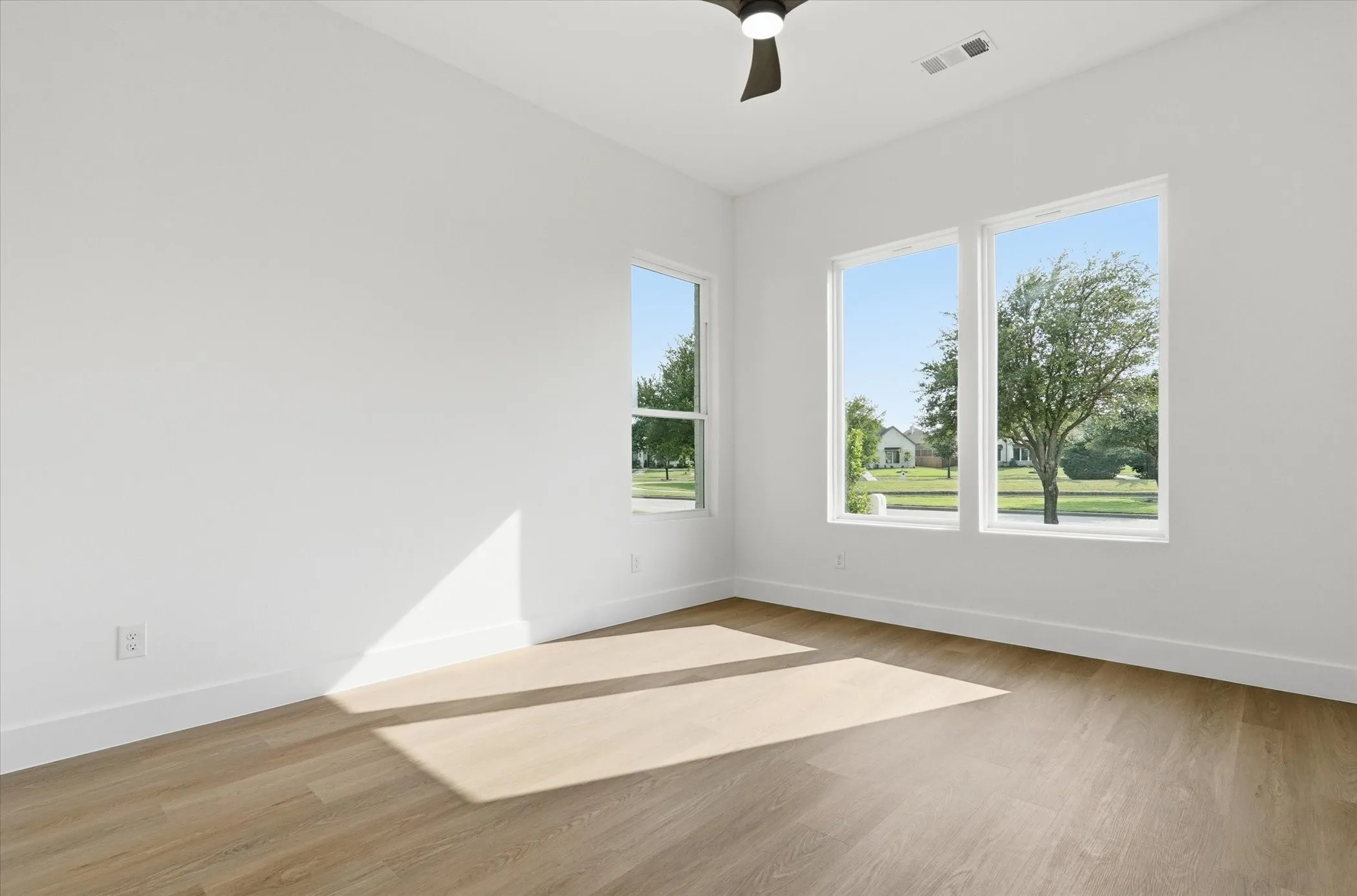 Single Family Residence For Sale in Kaufman County , 1014 Devonshire Drive N, Forney, Texas 75126, 5 Bedroom, 4 Bathroom, 2 Garage spaces, 3,312 Sqft, built in 2026, mls#21309642, Real Estate Agent in Forney, Homes For Sale in Kaufman county, Homes For Sale in Forney, Realtor in Forney Texas, Real Estate Brokerage Independent Realty Texas, Luminita Cordes Realtor