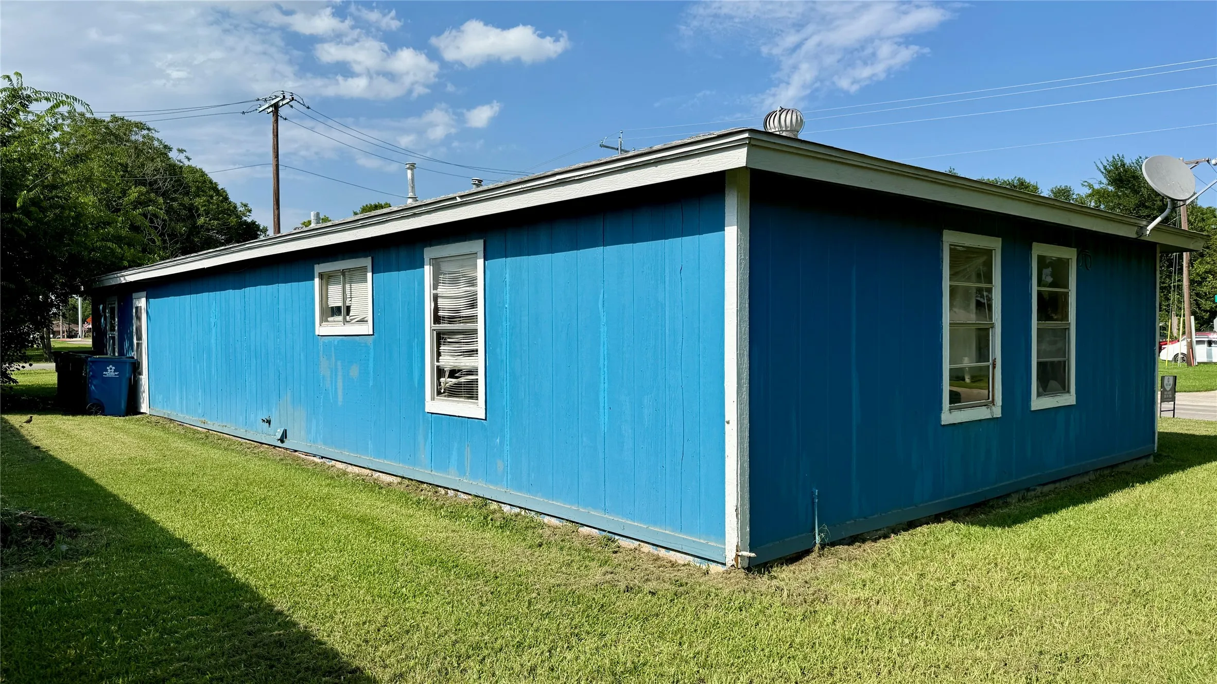 Single Family Residence For Sale in Denton County , 509 N 10th Street, Sanger, Texas 76266, 3 Bedrooms, 2 Bathrooms, Garage spaces, 1,152 Sqft, built in 1983, Price $195,000, mls#21311965, Real Estate Agent in Sanger, Homes For Sale in Denton county, Homes For Sale in Sanger, Realtor in Sanger Texas, Real Estate Brokerage Independent Realty Texas, Luminita Cordes Realtor