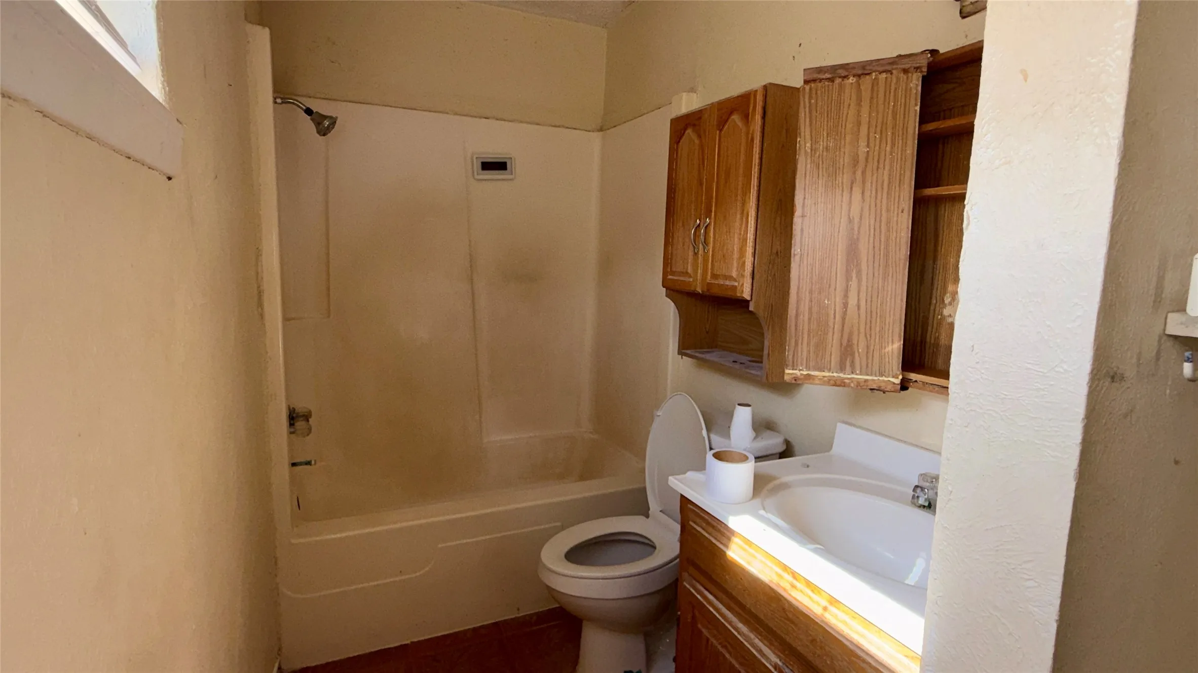 Single Family Residence For Sale in Denton County , 509 N 10th Street, Sanger, Texas 76266, 3 Bedrooms, 2 Bathrooms, Garage spaces, 1,152 Sqft, built in 1983, Price $195,000, mls#21311965, Real Estate Agent in Sanger, Homes For Sale in Denton county, Homes For Sale in Sanger, Realtor in Sanger Texas, Real Estate Brokerage Independent Realty Texas, Luminita Cordes Realtor