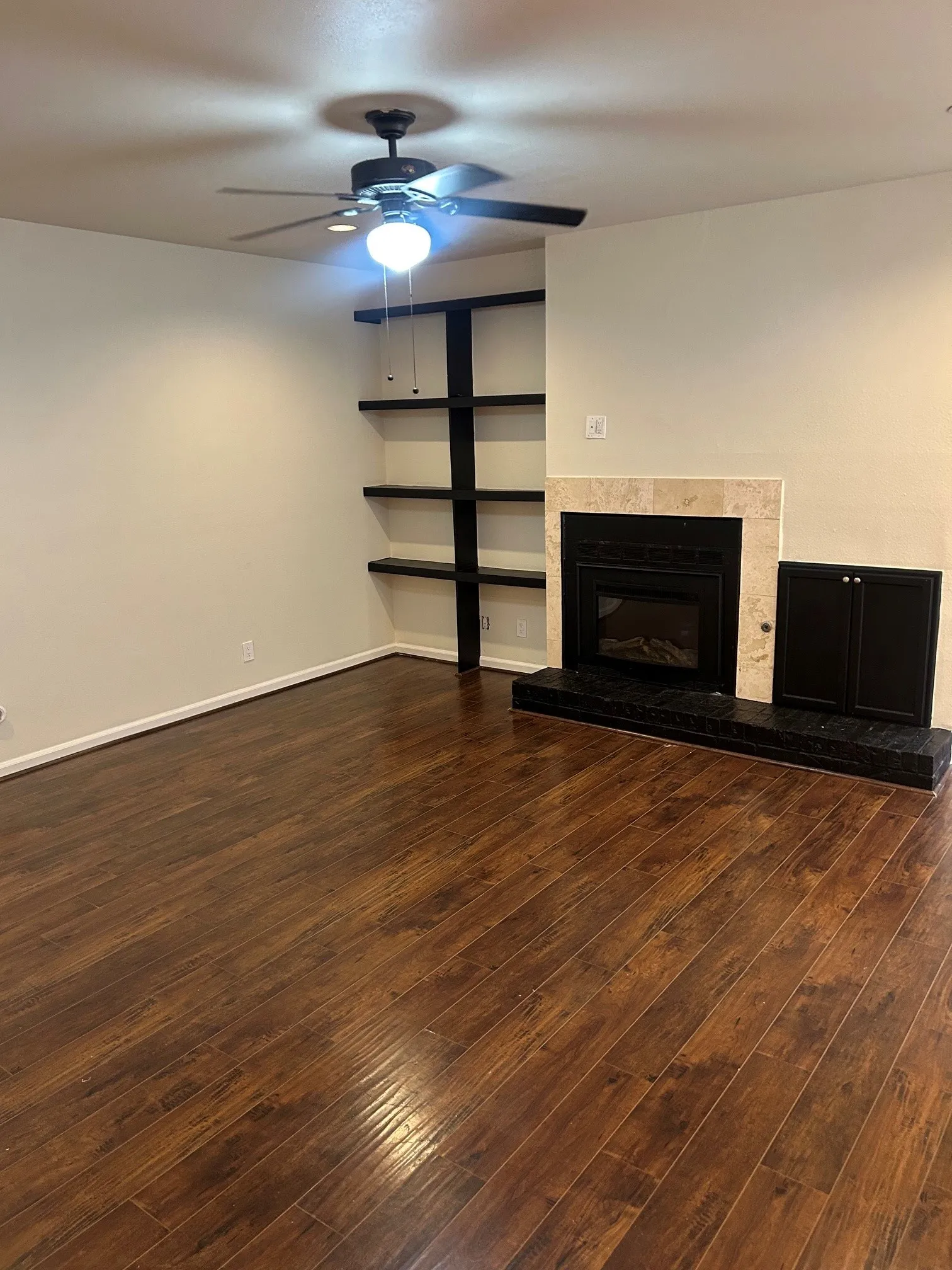 Apartment For Sale in Dallas County , 7525 Holly Hill Drive 45, Dallas, Texas 75231, 1 Bedroom, 1 Bathroom, Garage spaces, 863 Sqft, built in 1980, mls#21310619, Real Estate Agent in Dallas, Homes For Sale in Dallas county, Homes For Sale in Dallas, Realtor in Dallas Texas, Real Estate Brokerage Independent Realty Texas, Luminita Cordes Realtor