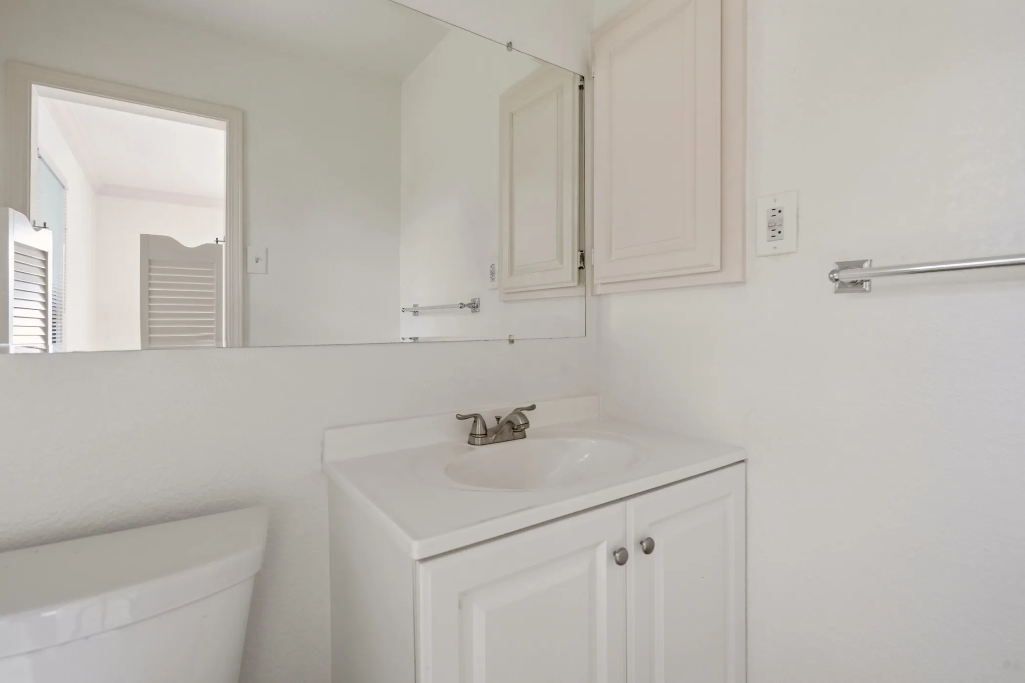 Single Family Residence For Sale in Tarrant County , 6220 Franwood Terrace, Fort Worth, Texas 76112, 2 Bedroom, 2 Bathroom, 1 Garage spaces, 1,116 Sqft, built in 1955, mls#21312085, Real Estate Agent in Fort Worth, Homes For Sale in Tarrant county, Homes For Sale in Fort Worth, Realtor in Fort Worth Texas, Real Estate Brokerage Independent Realty Texas, Luminita Cordes Realtor